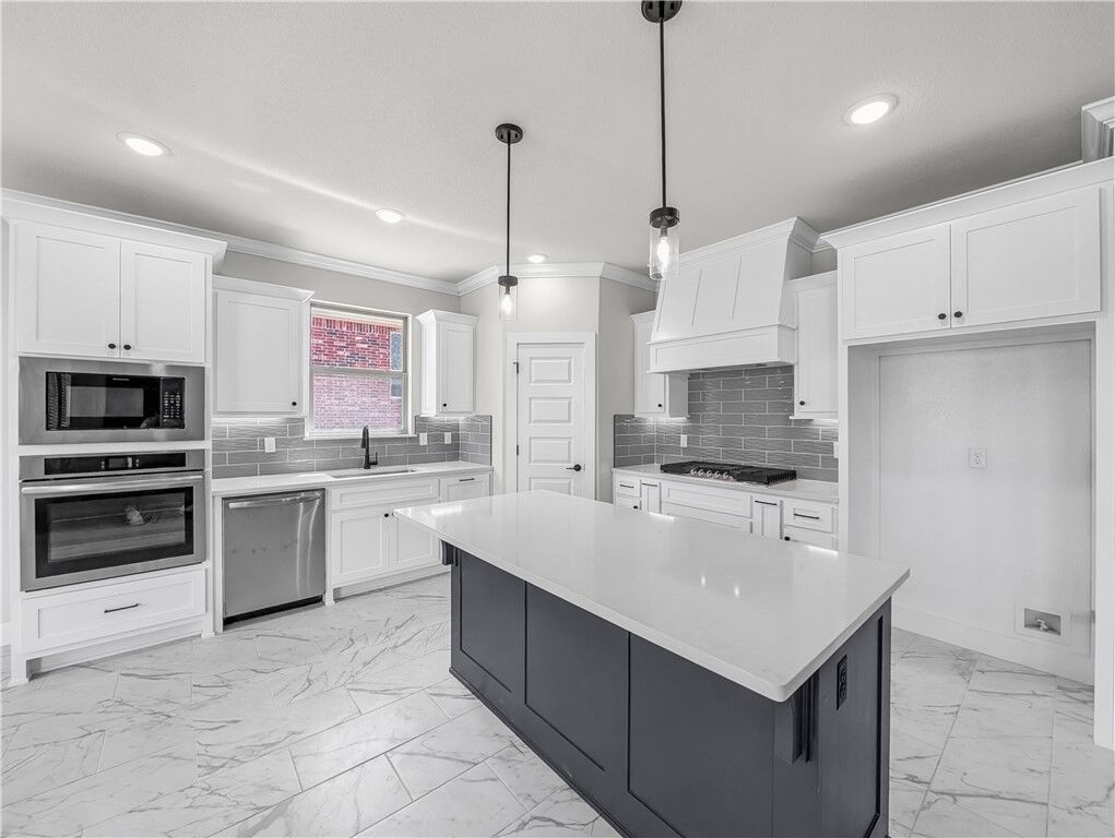 Property Photo: 7962 Teton Trail Avenue AR 72762