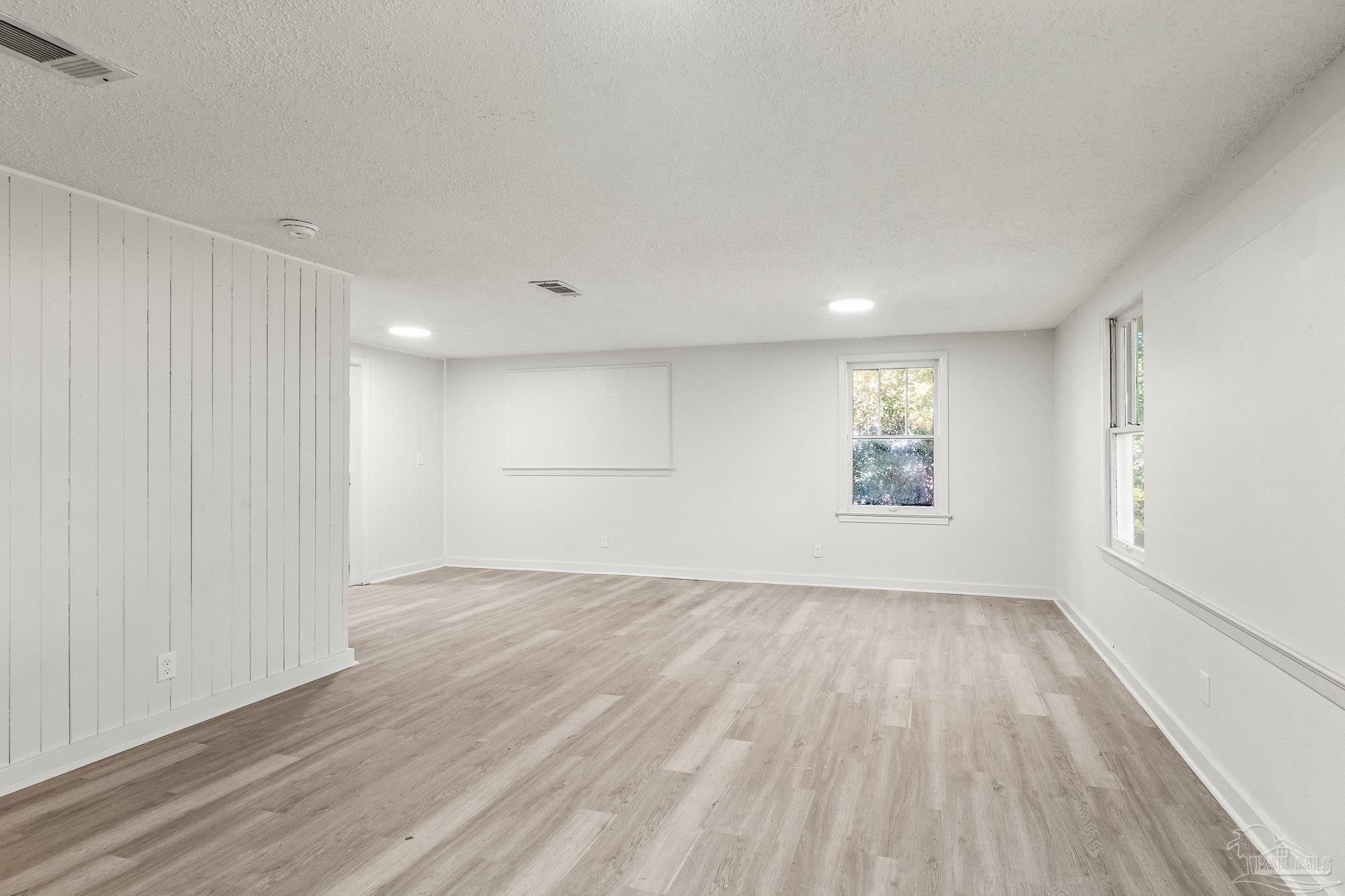 Property Photo:  3907 W Blount St  FL 32505 