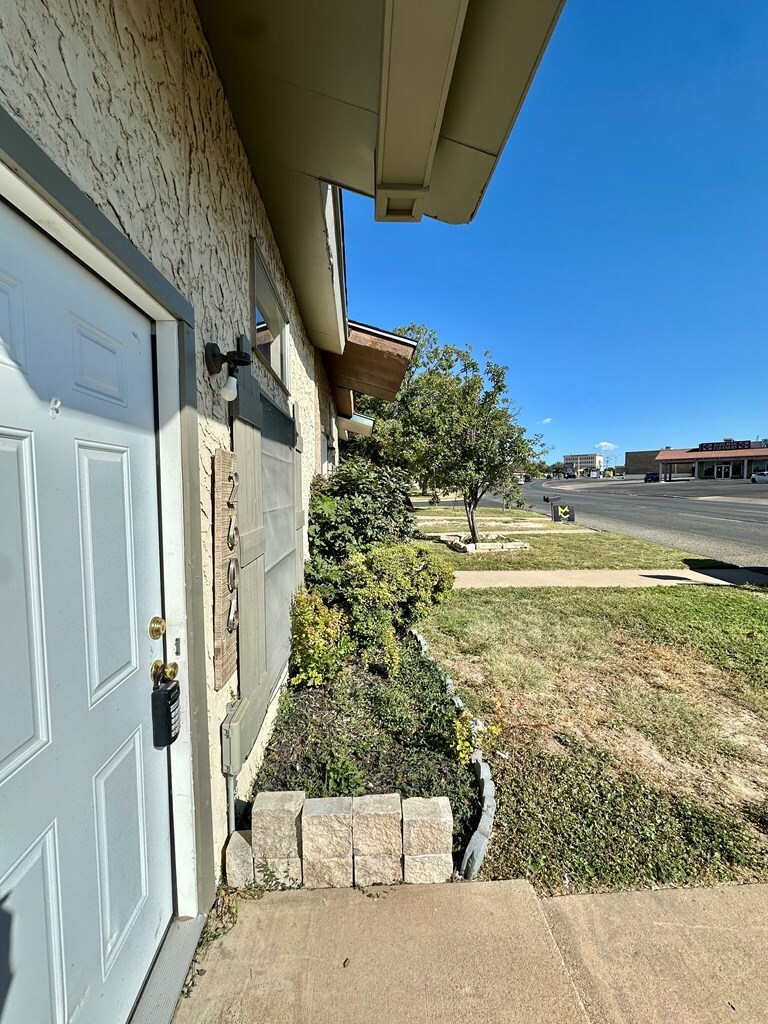 Property Photo:  2606A Sunset Dr  TX 76904 