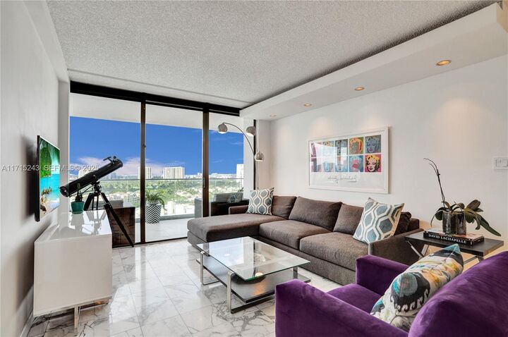 Property Photo:  19707 Turnberry Way 16C  FL 33180 