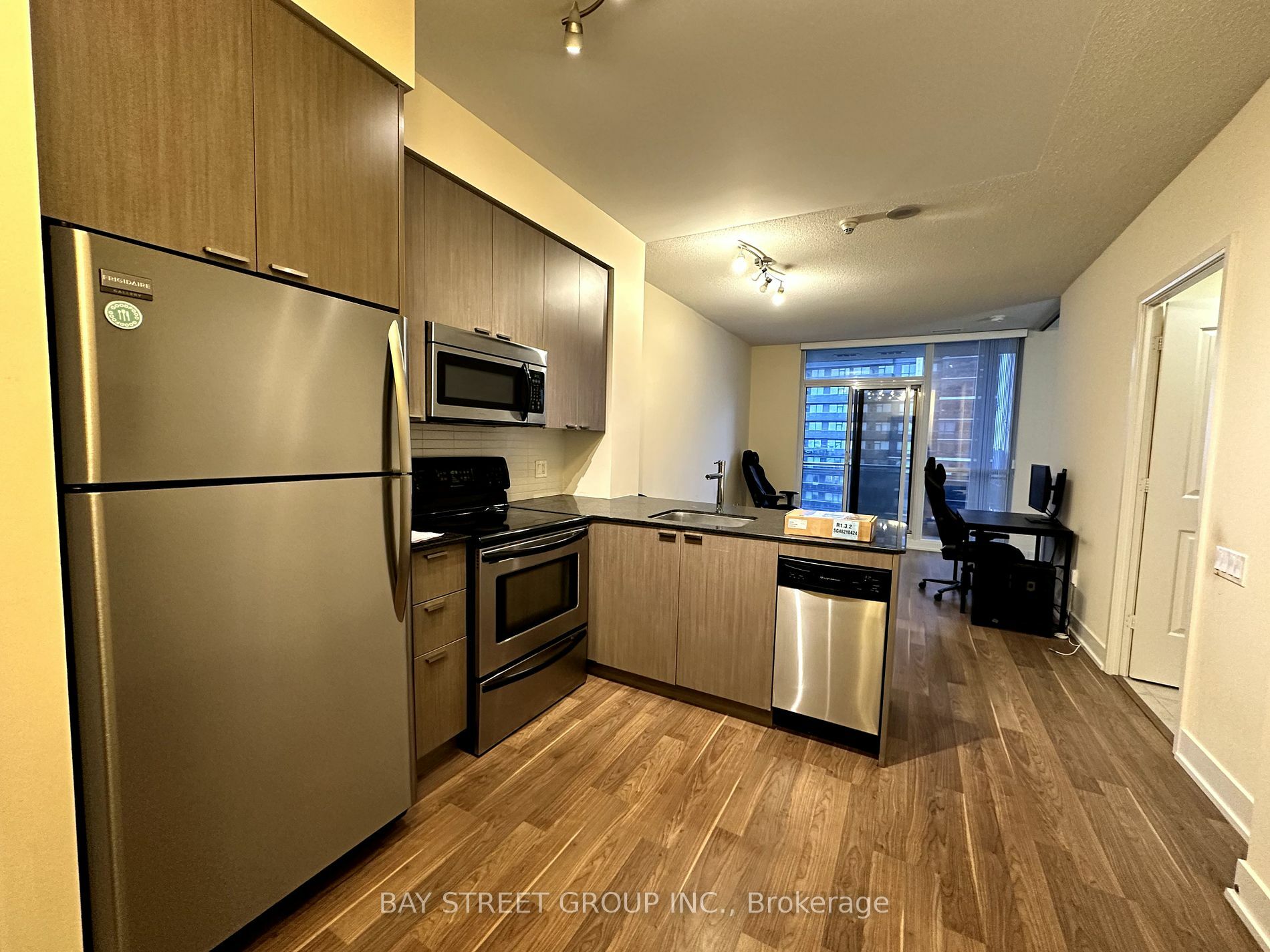 Property Photo:  23 Sheppard Ave E 2512  ON M2N 0C8 