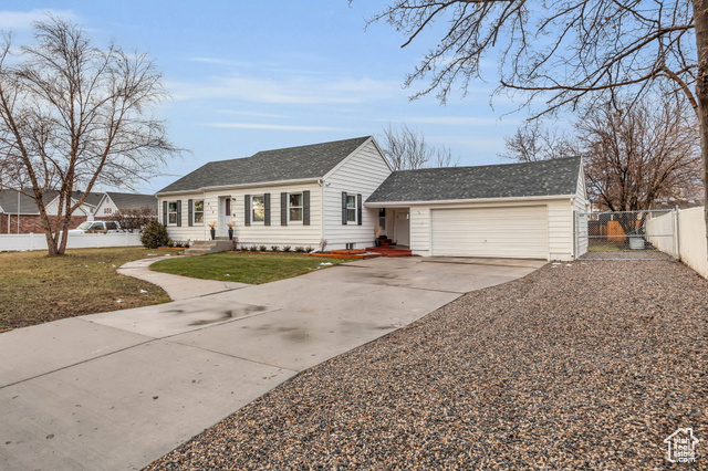 Property Photo:  918 W Gentile St  UT 84041 