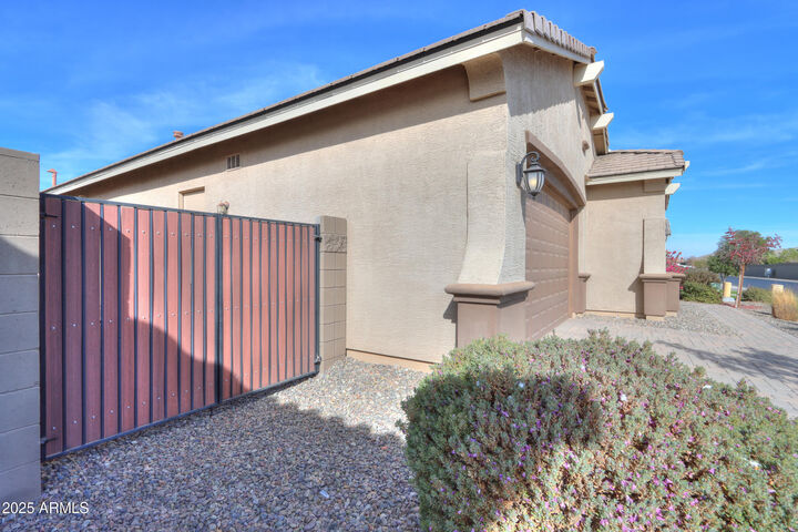 Property Photo:  18046 N Stonegate Road  AZ 85138 