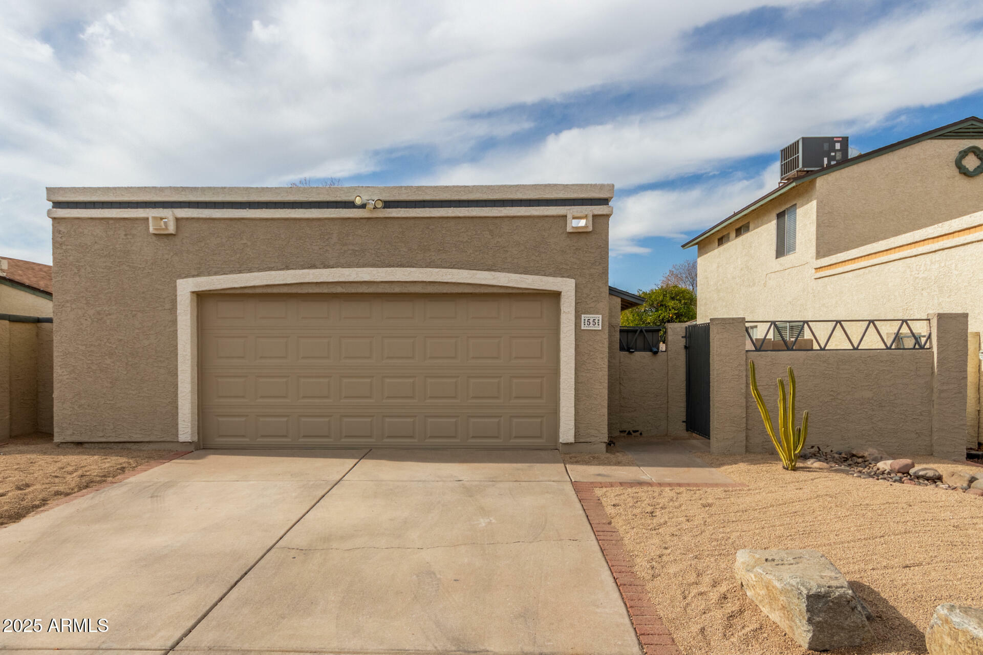 Property Photo:  619 E Jensen Street 55  AZ 85203 