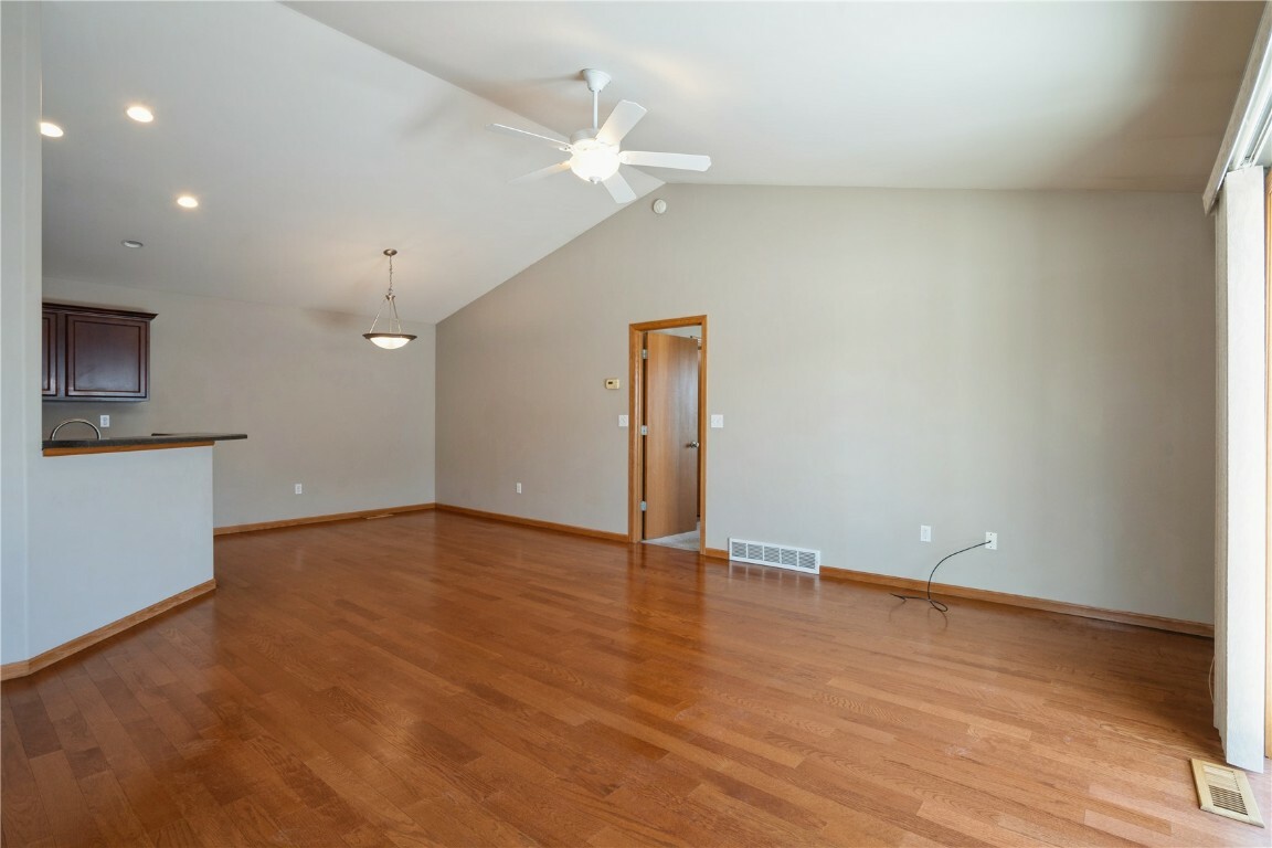 Property Photo:  4134 31st Avenue SW A  IA 52404 