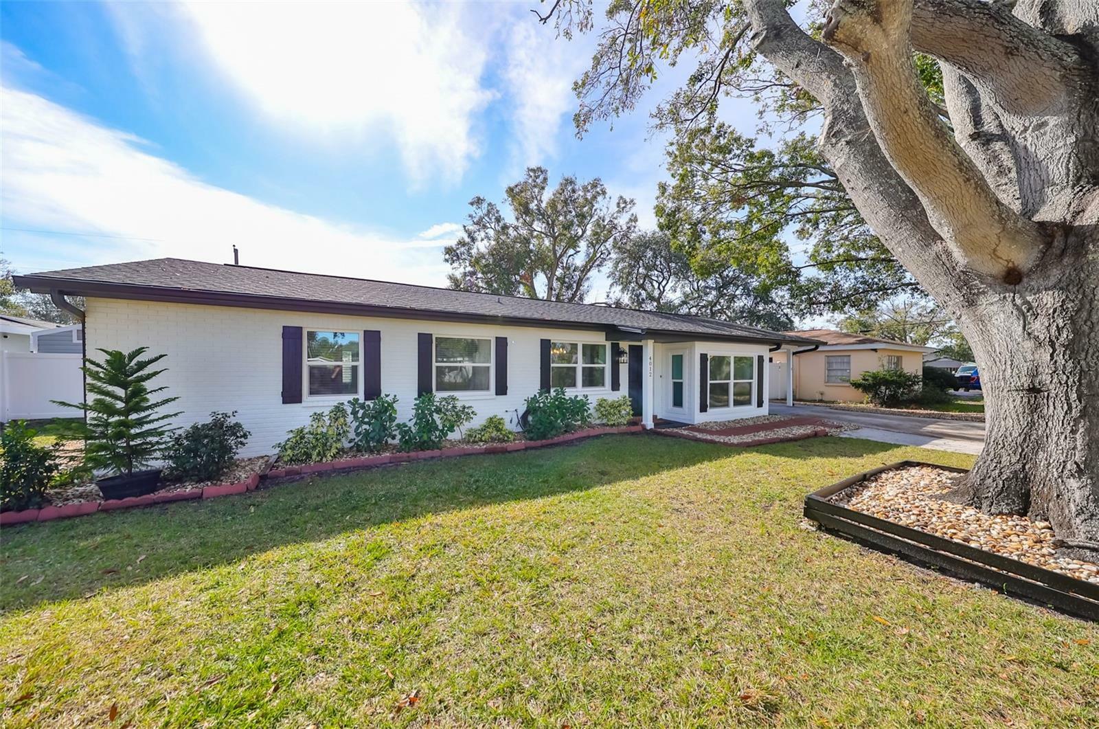 Property Photo:  4012 W Wallace Avenue  FL 33611 