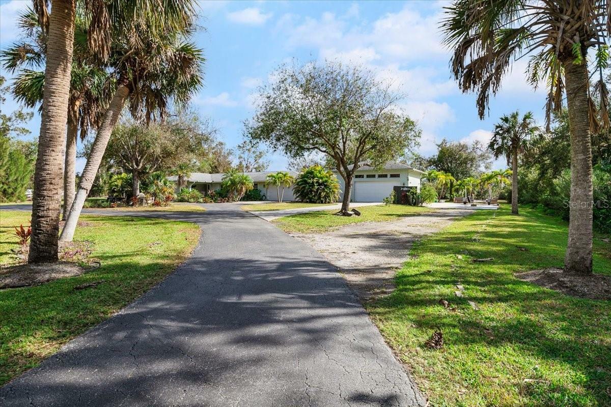 Property Photo:  6521 Riverside Drive  FL 33982 