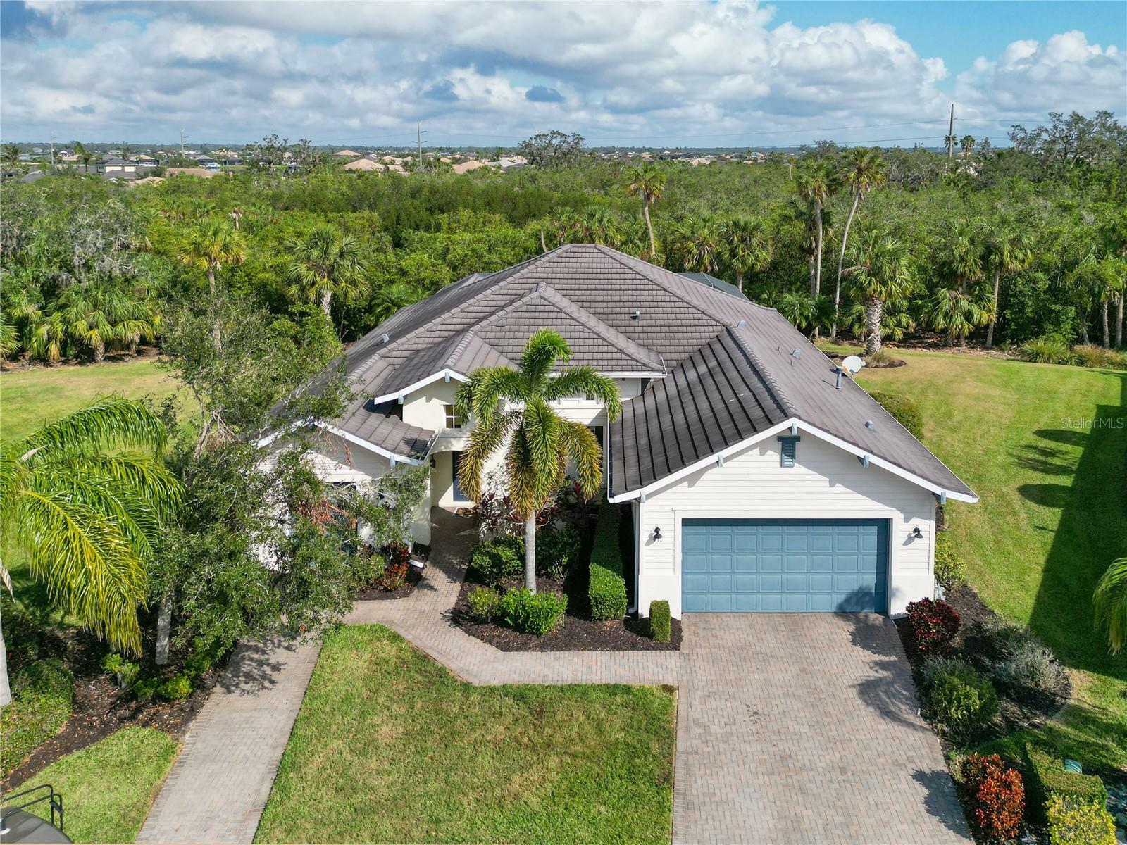 Property Photo:  931 Mangrove Edge Court  FL 34208 