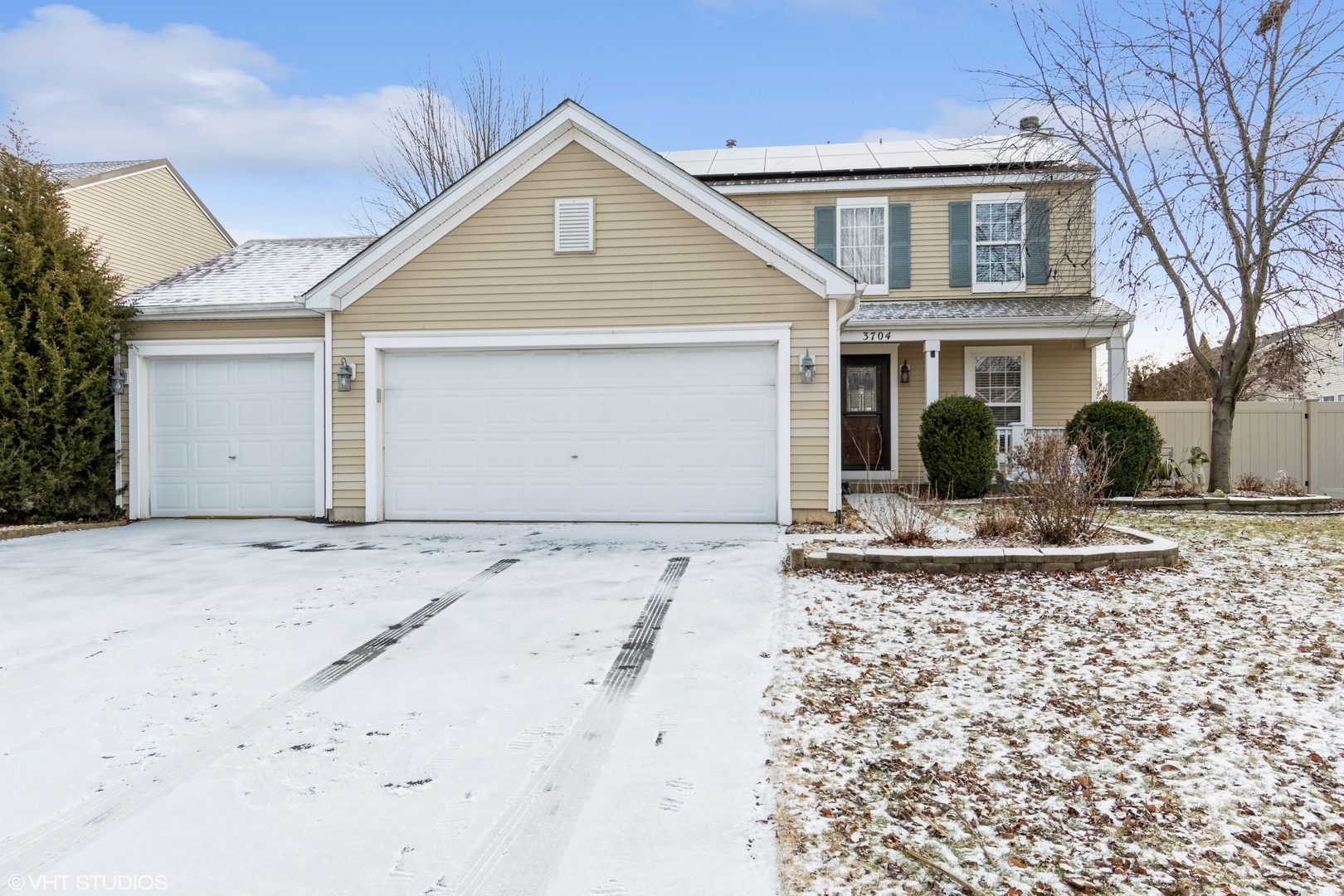 Property Photo:  3704 Saratoga Drive  IL 60435 