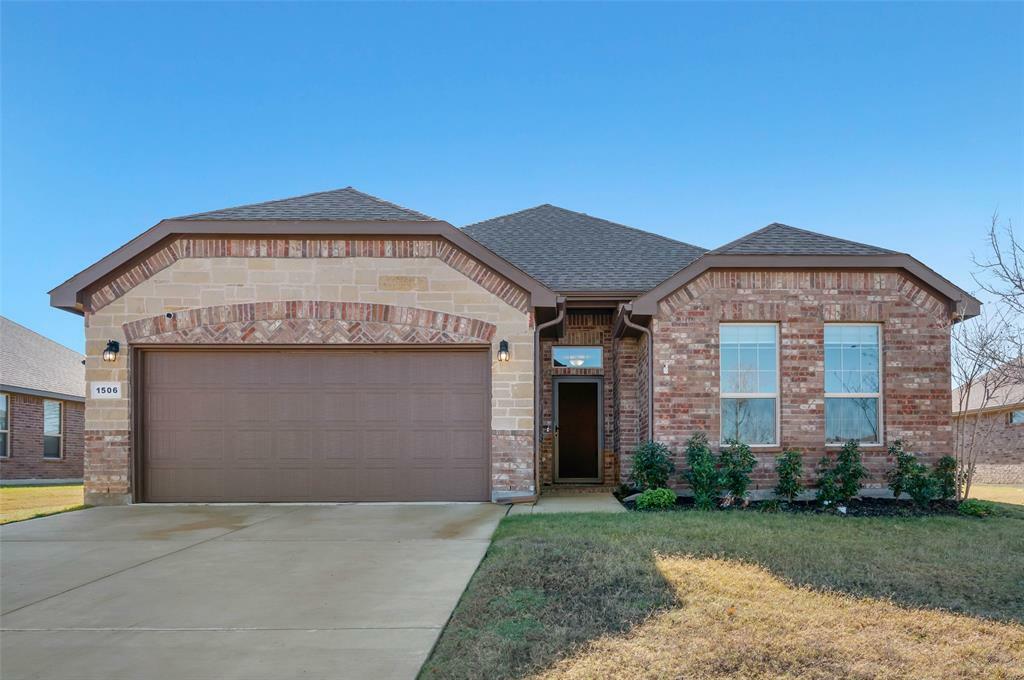 Property Photo:  1506 Reed Drive  TX 76249 