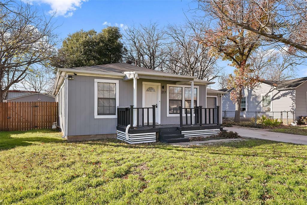 Property Photo:  217 Lockwood Street  TX 76108 