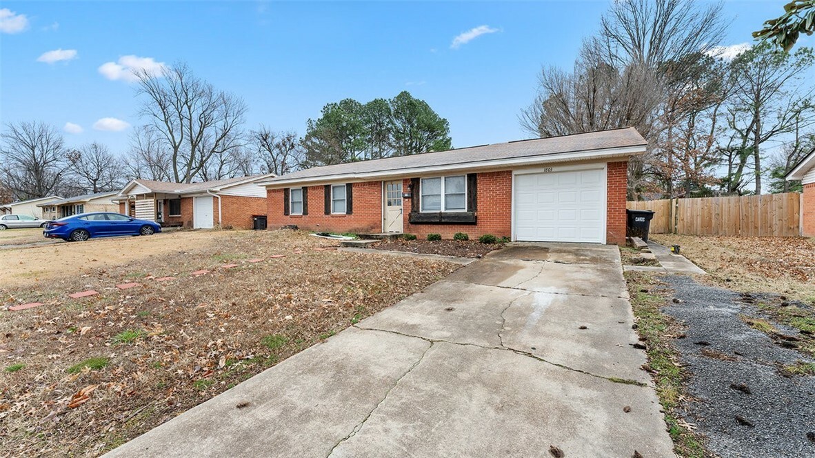 Property Photo:  1803 Taylor Avenue  AR 72762 