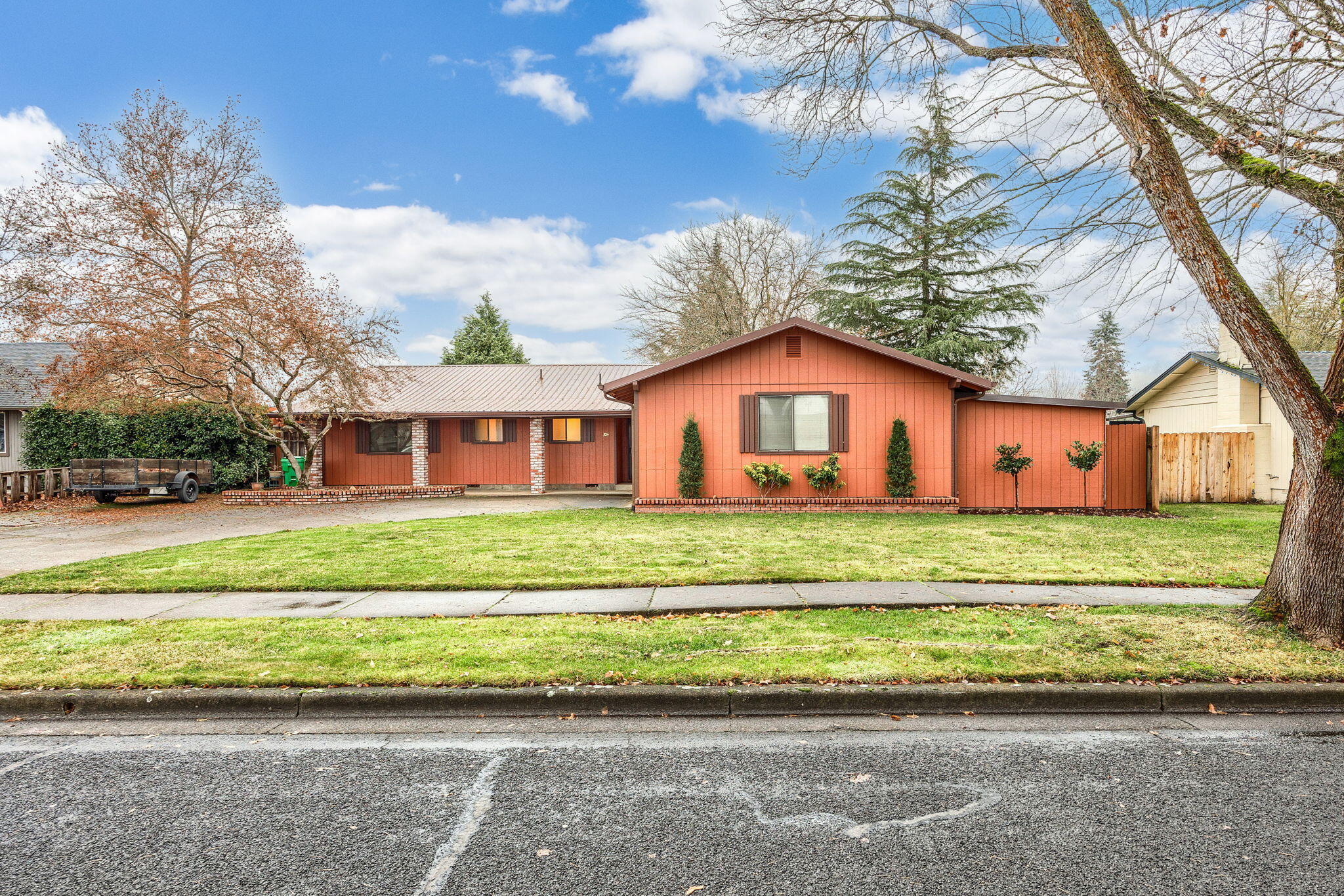 Property Photo: 304 Teakwood Drive OR 97524
