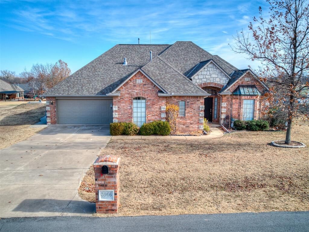Property Photo: 3966 Stonebrook Drive OK 73072
