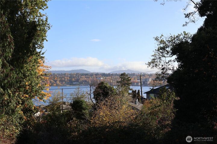 Property Photo:  11000  Lotus Place S  WA 98178 