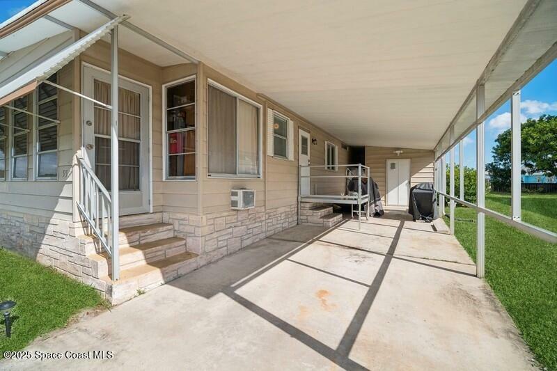 Property Photo:  556 Ruth Circle  FL 32904 