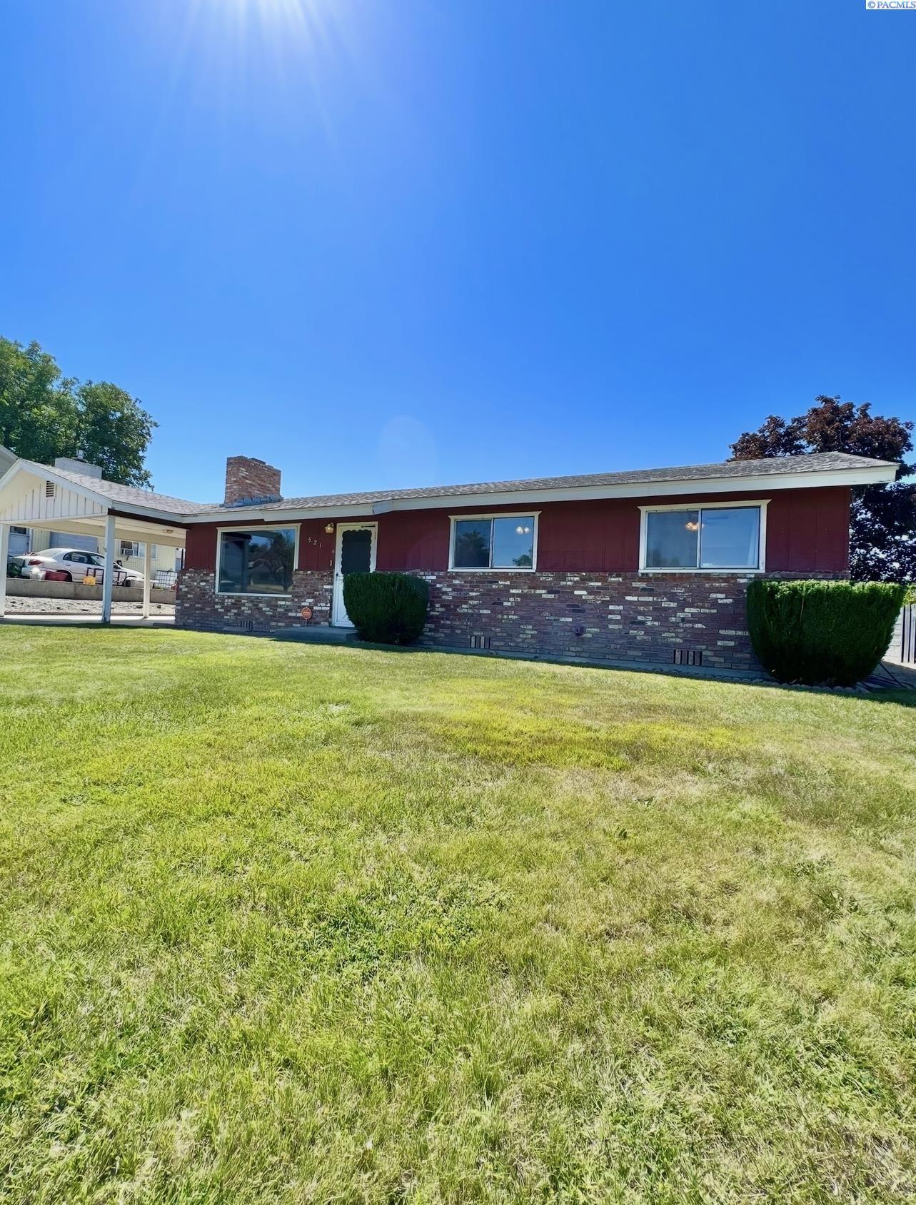 Property Photo: 521 Terry St. WA 98944