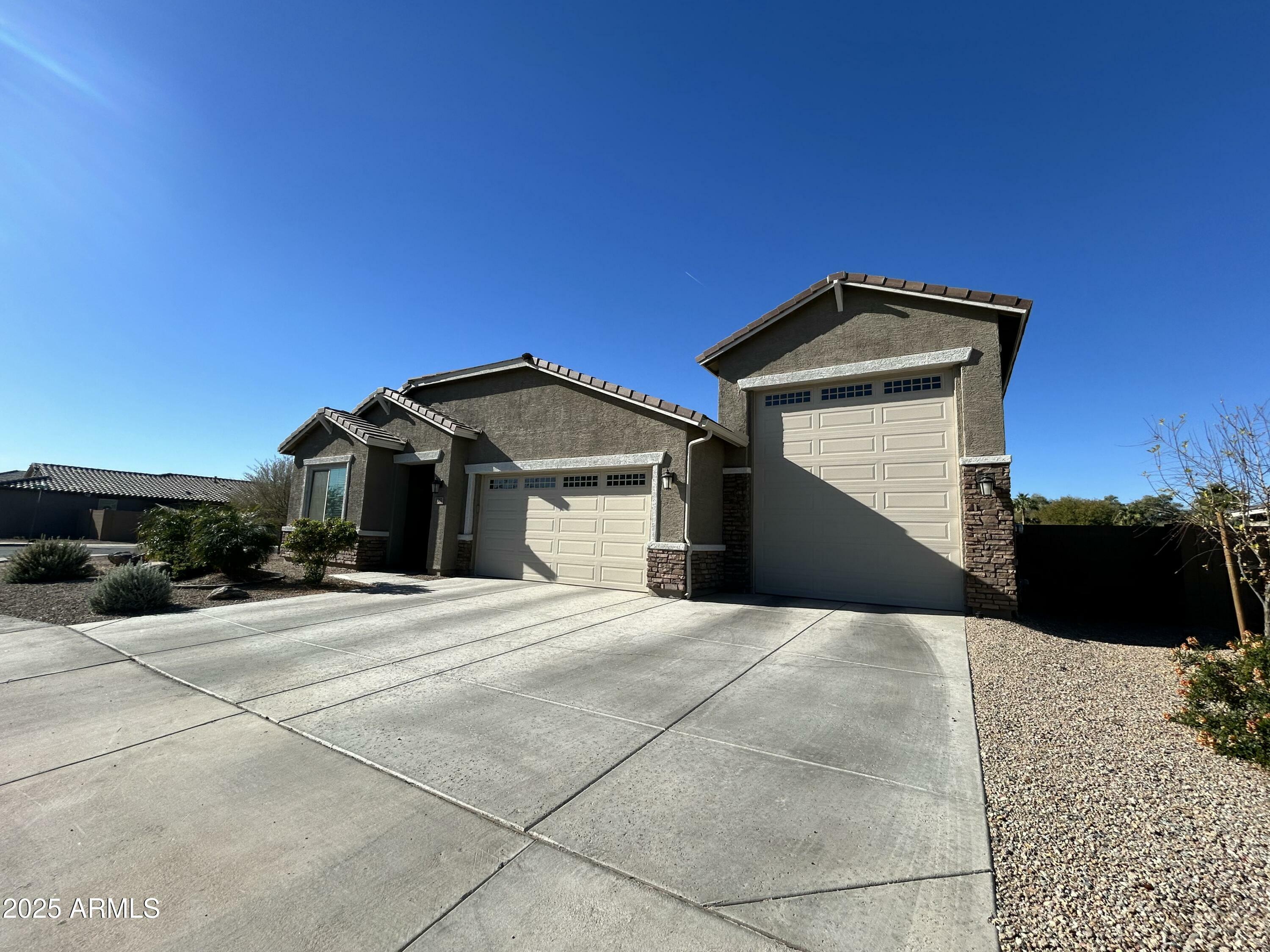 Property Photo: 2507 N Casa Grande Avenue AZ 85122