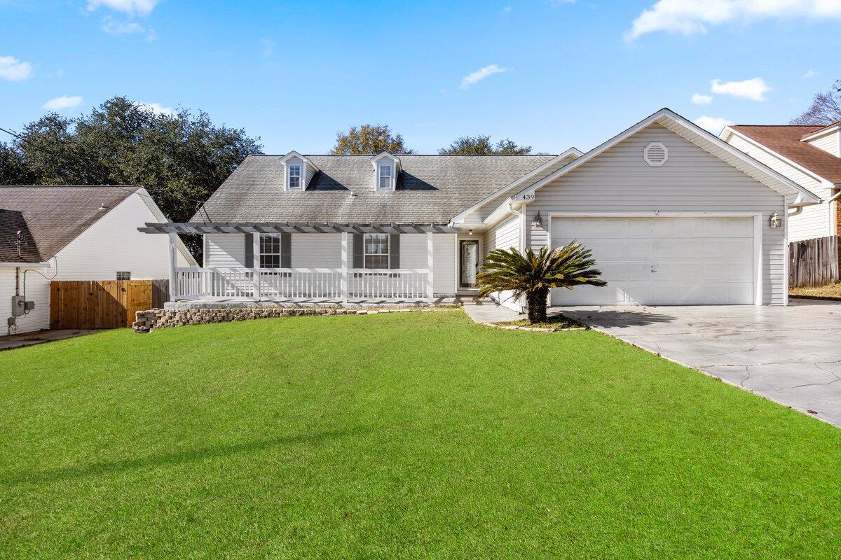Property Photo: 439 Northview Lane FL 32536