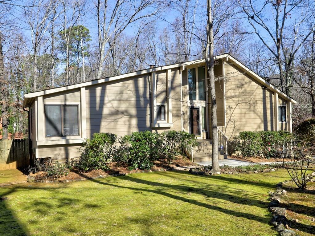 Property Photo:  1550 Oak Creek Drive  GA 30066 