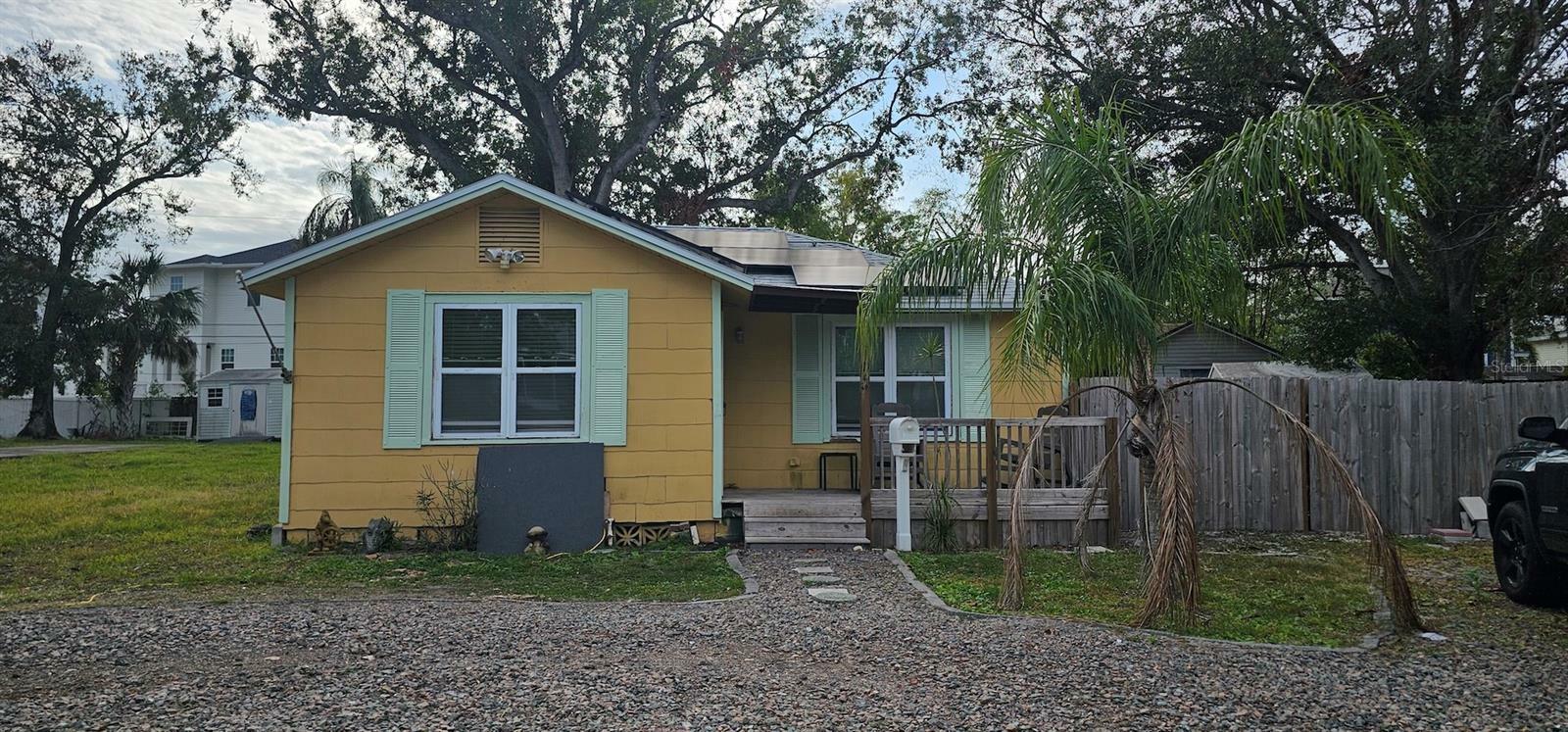 Property Photo:  6404 Pershing Street NE  FL 33702 