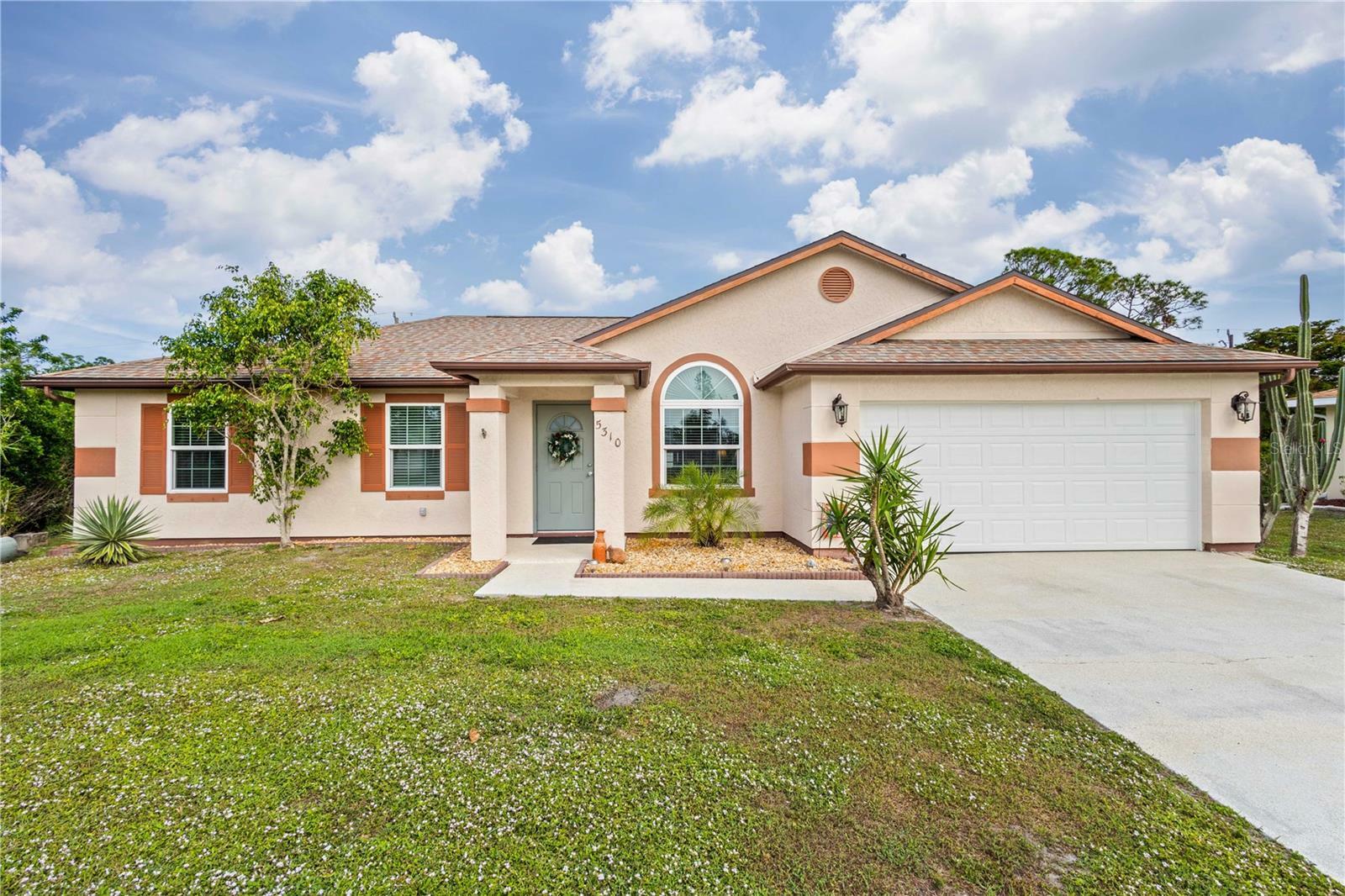 Property Photo:  5310 Farley Street  FL 33981 