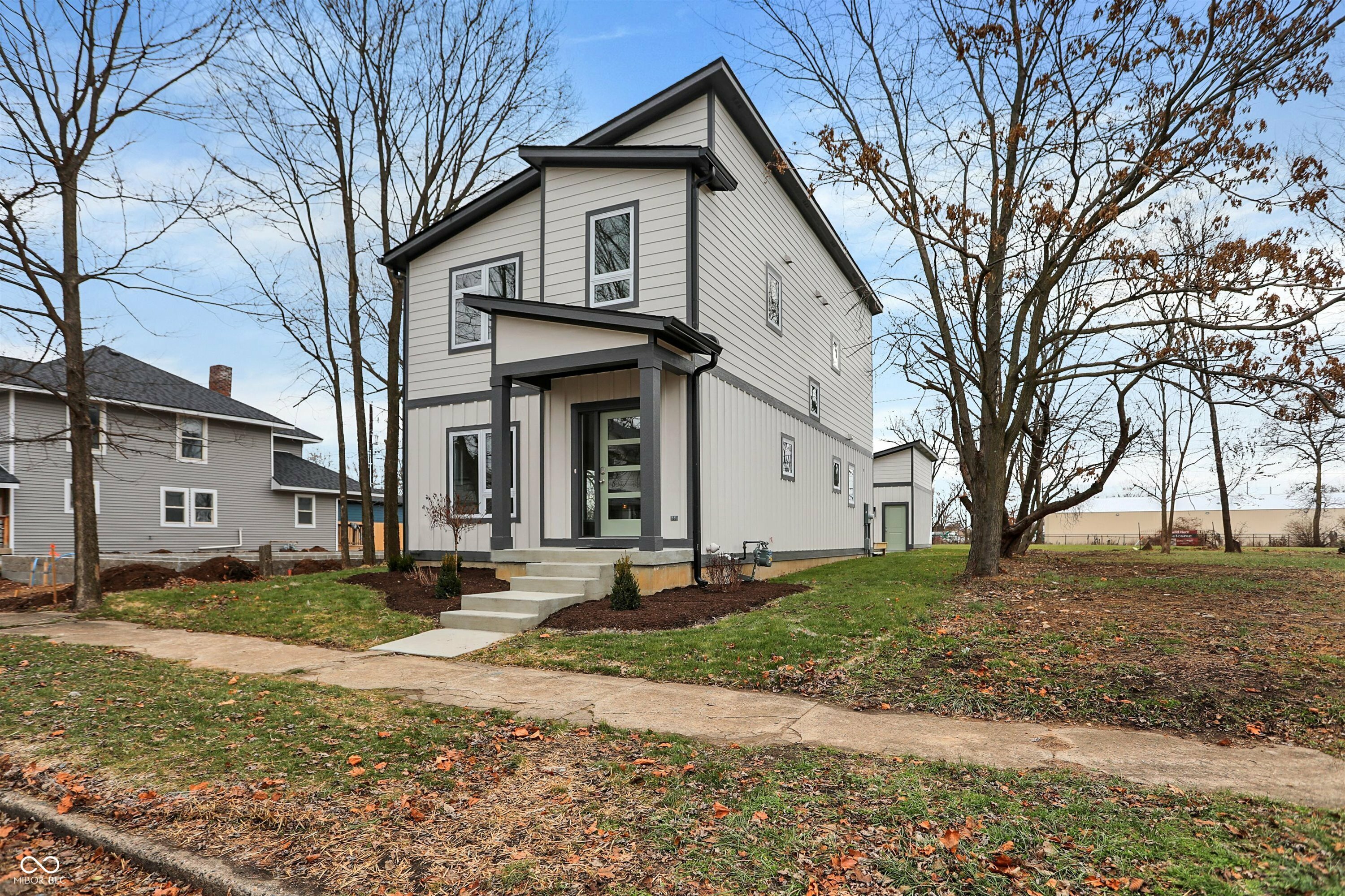 Property Photo: 2829 Macpherson Avenue IN 46205