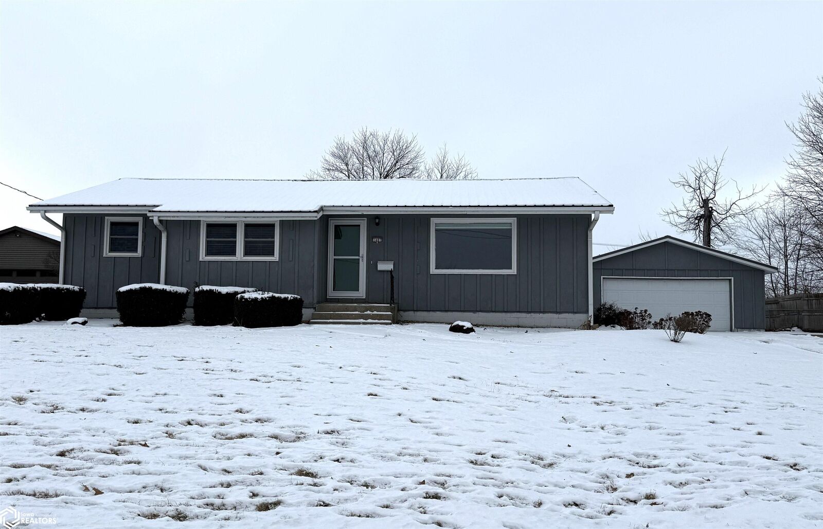 Property Photo: 1407 S 2nd Street IA 50158