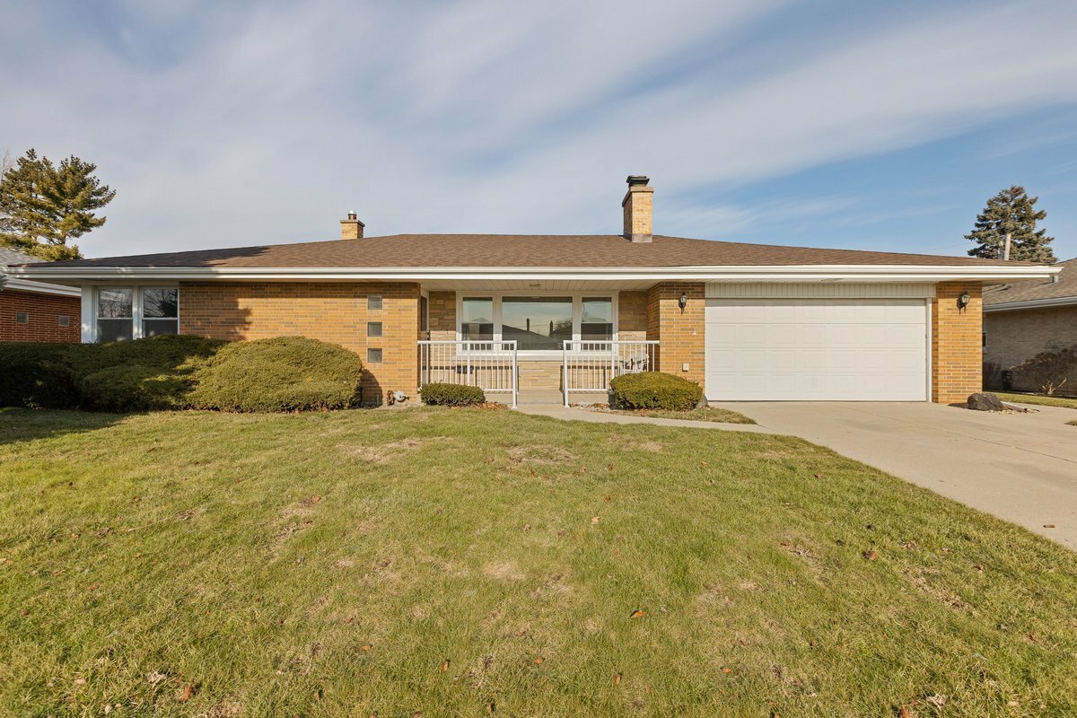 Property Photo:  6502 Palma Lane  IL 60053 