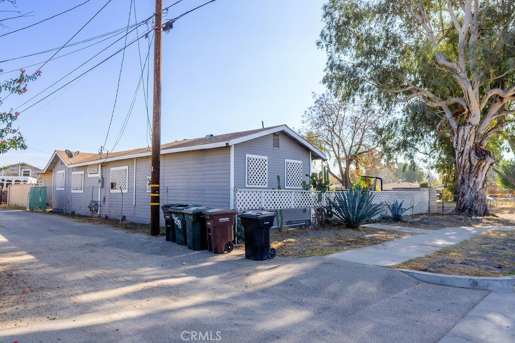 Property Photo:  454 S 11th Street  CA 92324 