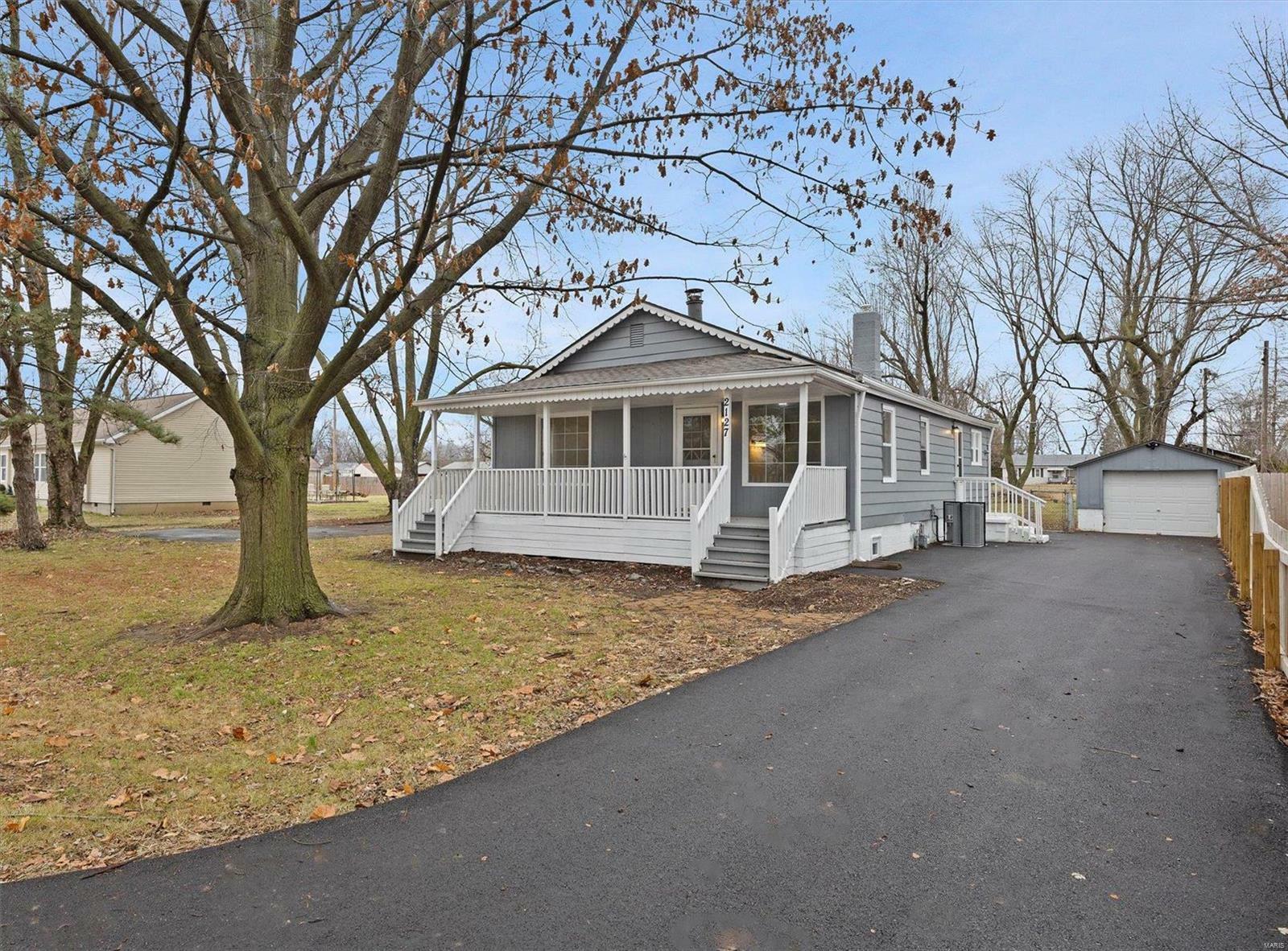 Property Photo: 2127 Lynn Street IL 62206