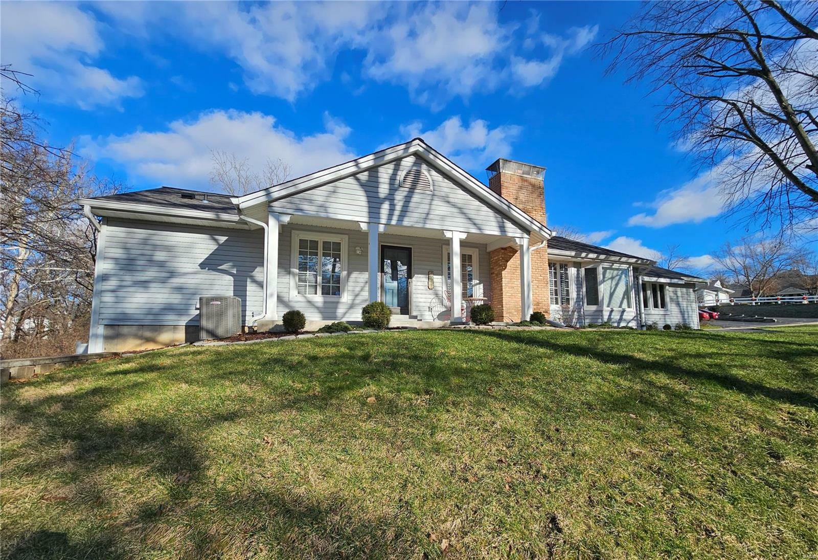 2302 Claymoor Drive  Chesterfield MO 63017 photo