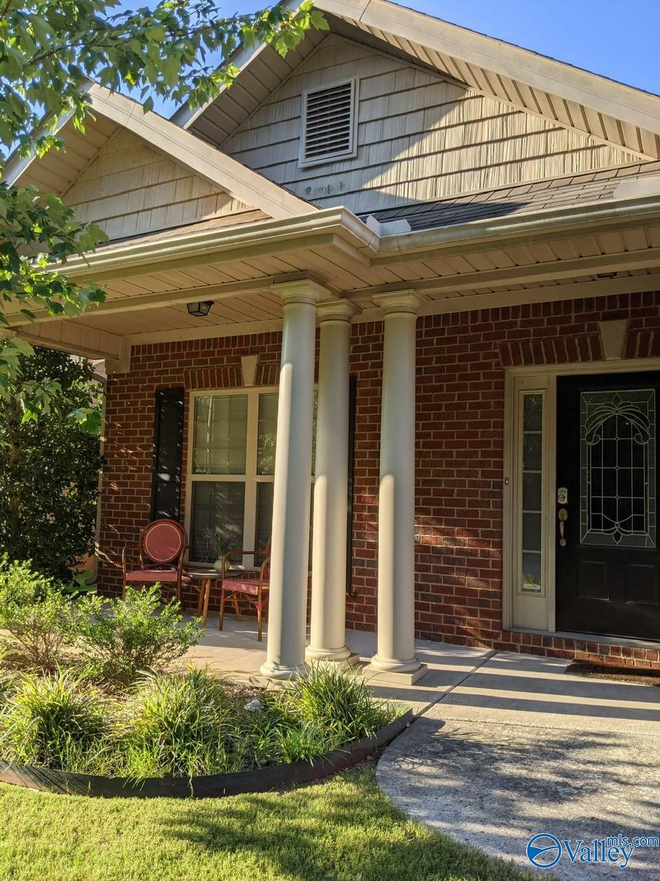 Property Photo:  104 Chelsea Park Row  AL 35758 