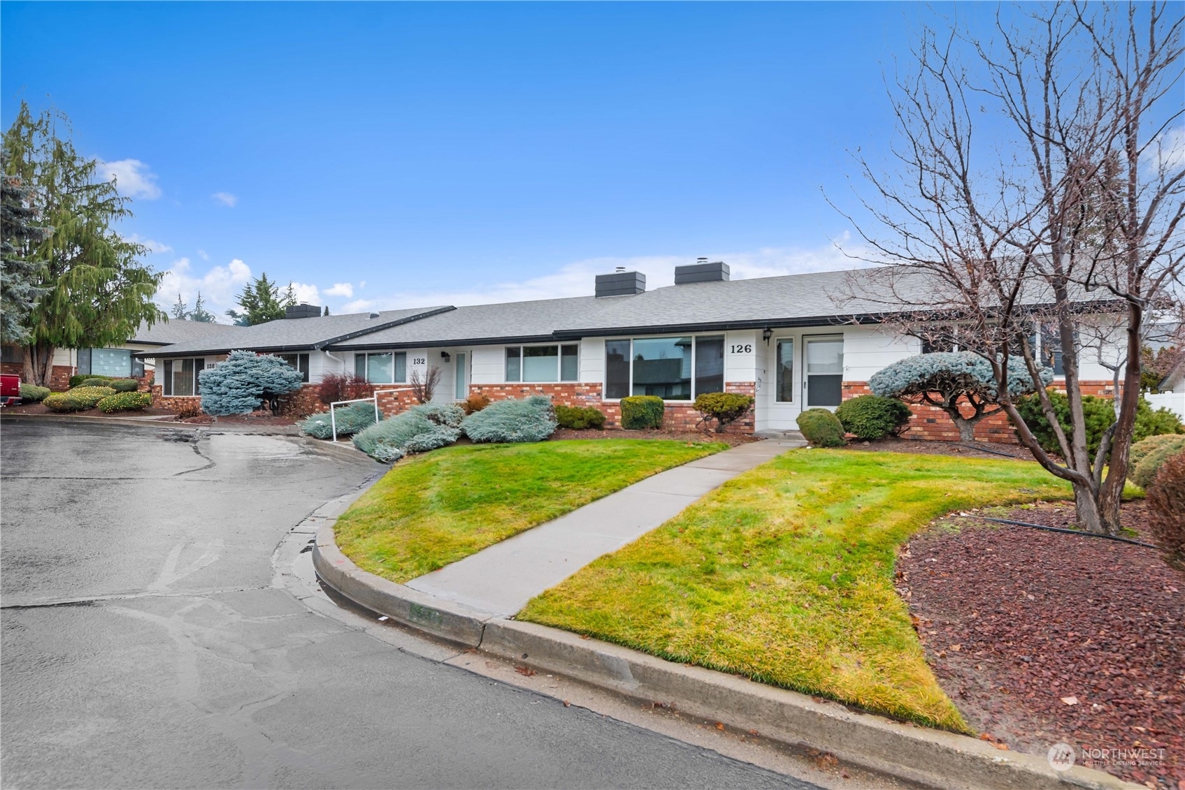 Property Photo:  126  Quail Run  WA 98801 