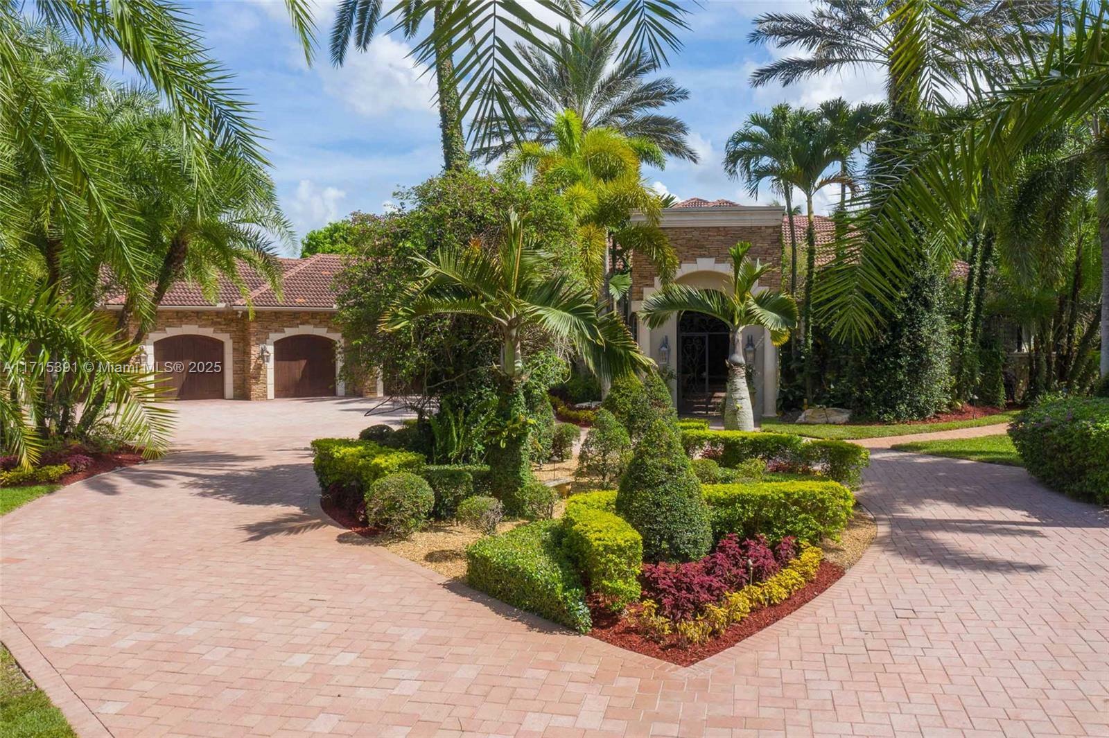 Property Photo: 16740 Berkshire Ct FL 33331