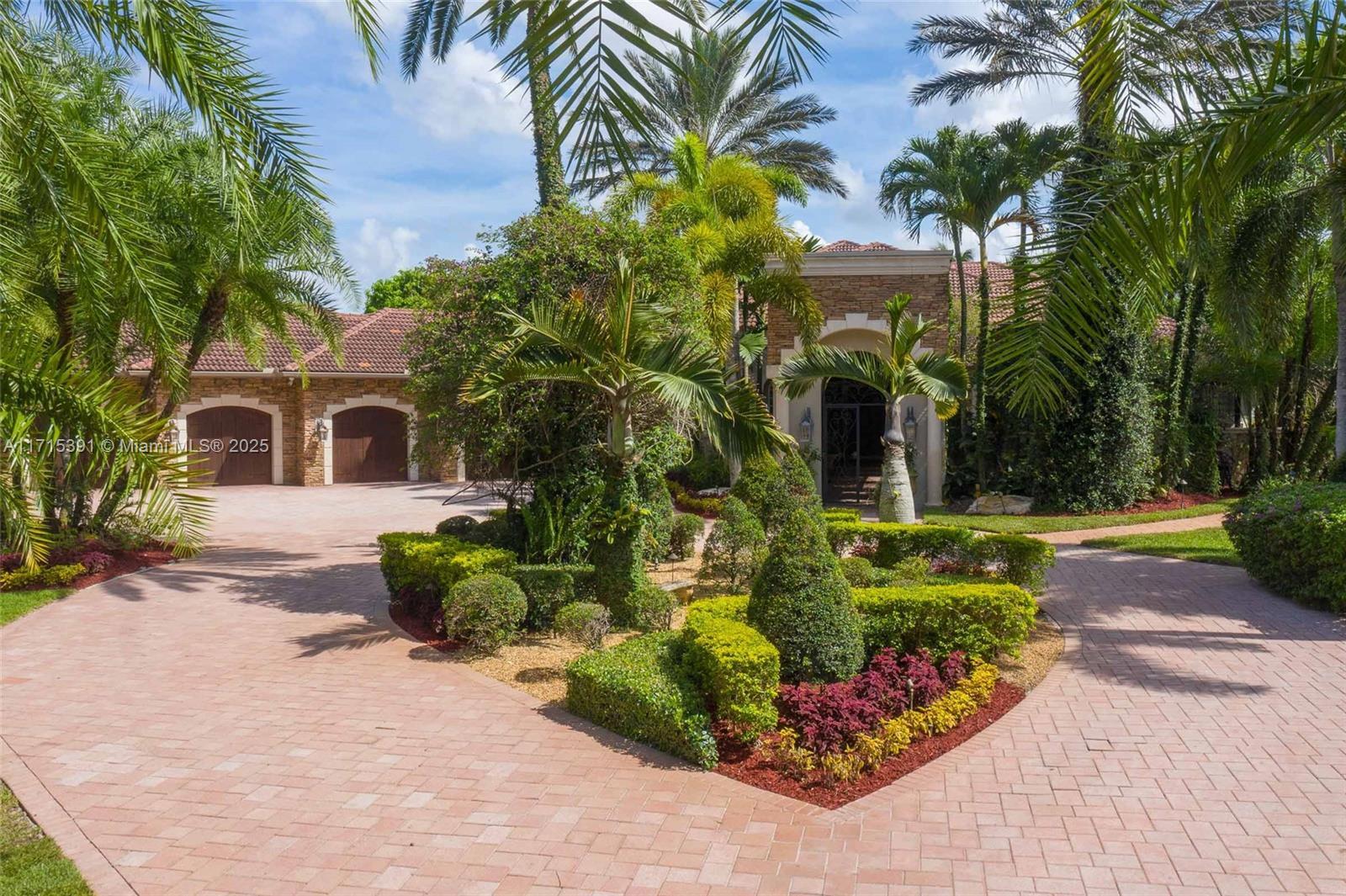 Property Photo: 16740 Berkshire Ct FL 33331
