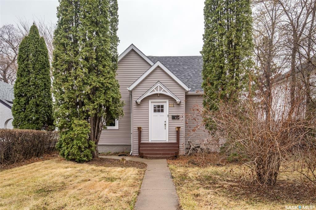 Property Photo:  111 22nd Street E  SK S6V 1N2 