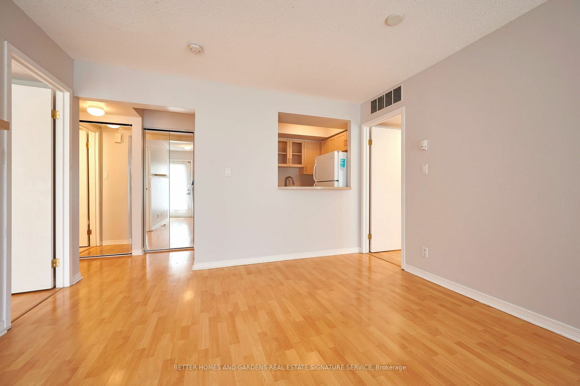 Property Photo:  26 Western Battery Rd 207  ON M6K 3N9 