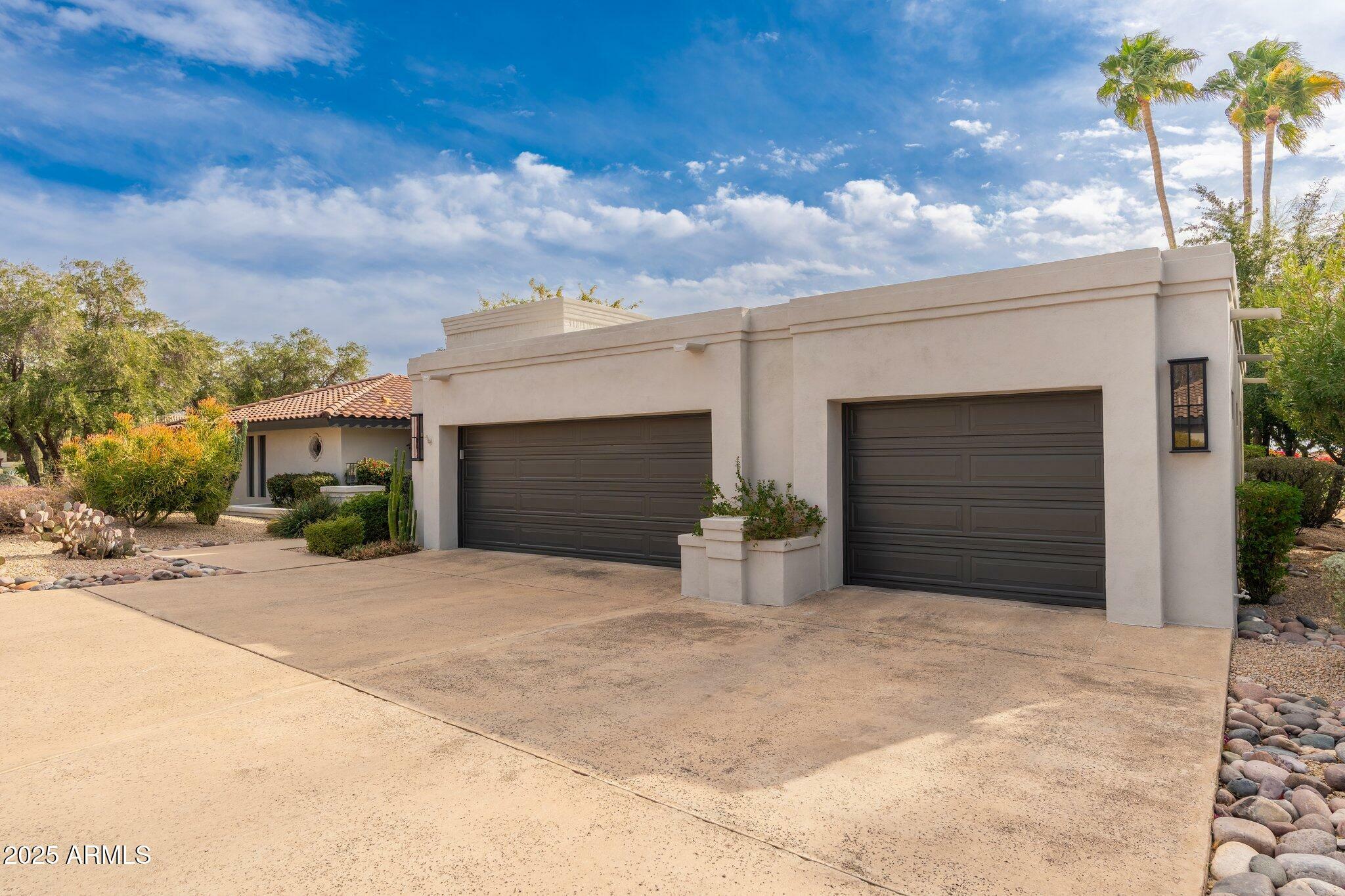 Property Photo:  8641 E Clubhouse Way  AZ 85255 