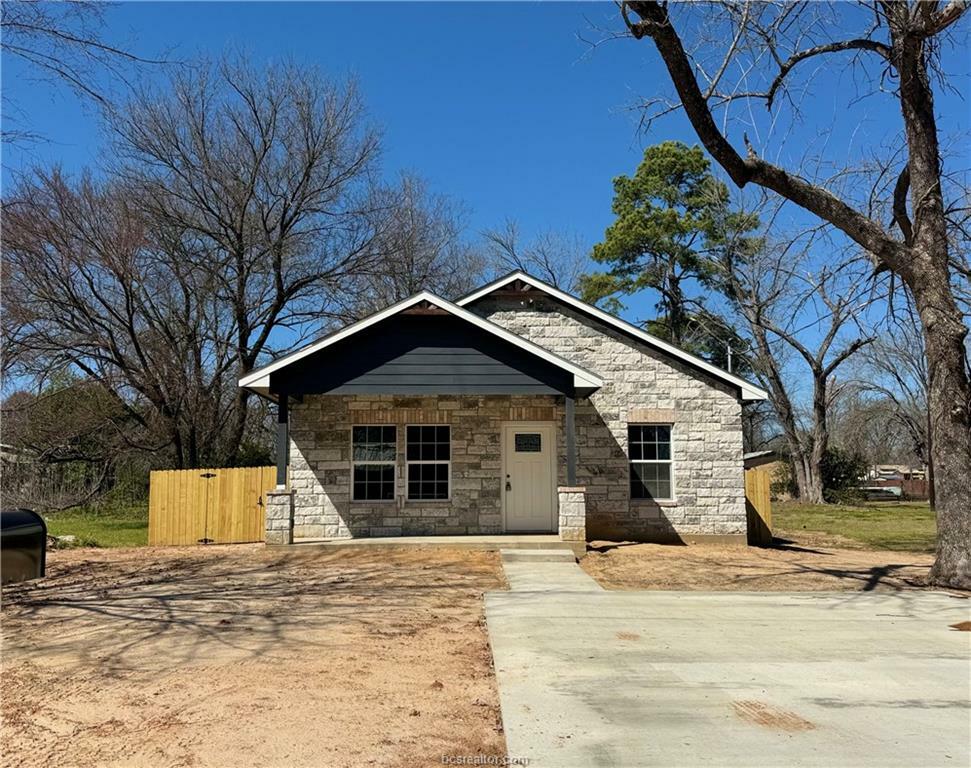 Property Photo:  506 West Eighth Street  TX 77859 