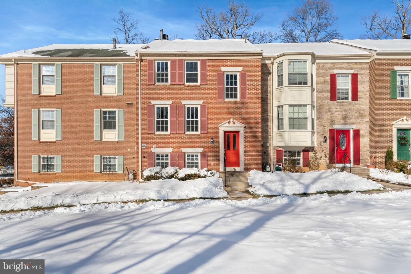 Property Photo: 7020 Braddock Mews Place VA 22151