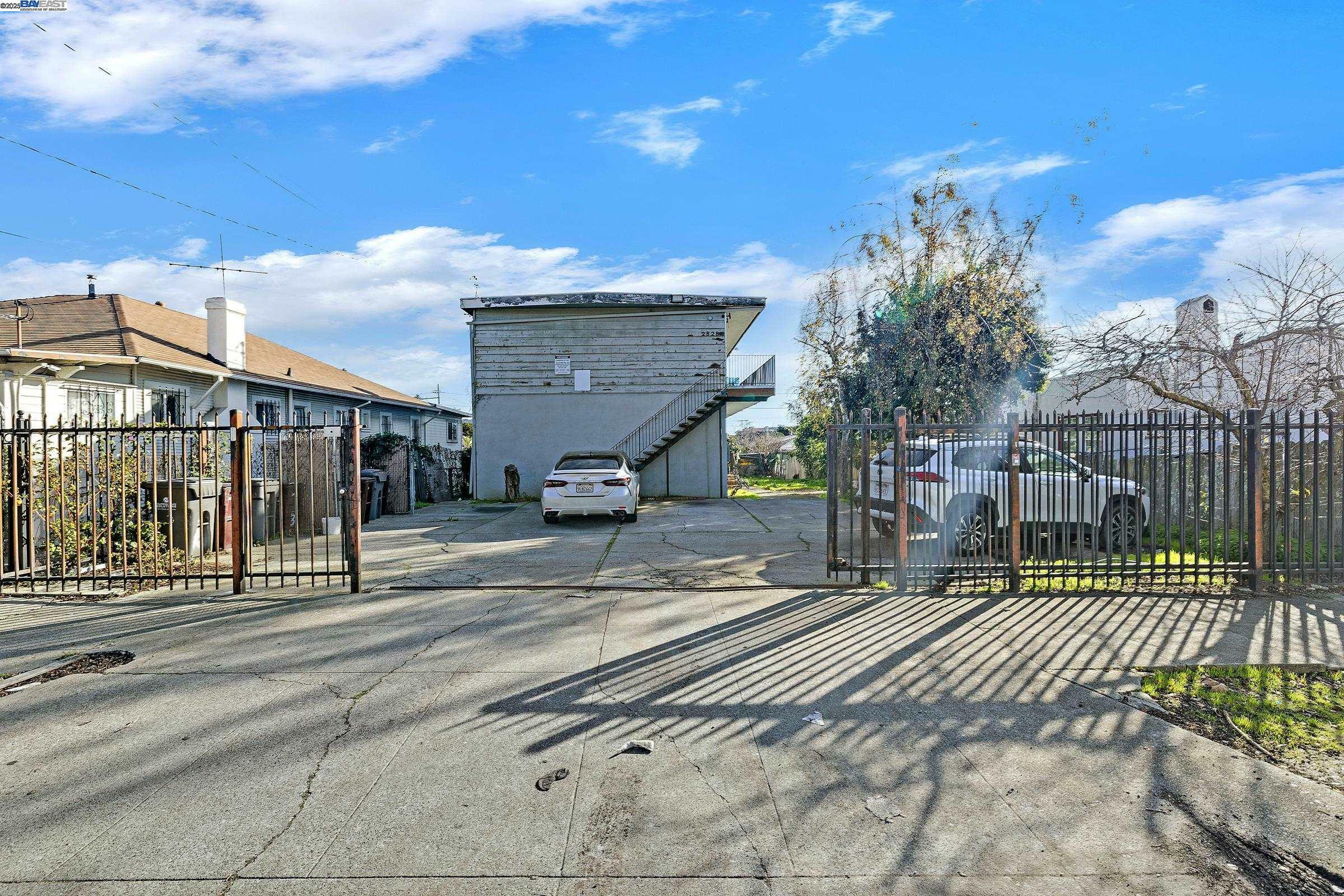 Property Photo:  2828 22nd Avenue  CA 94606 