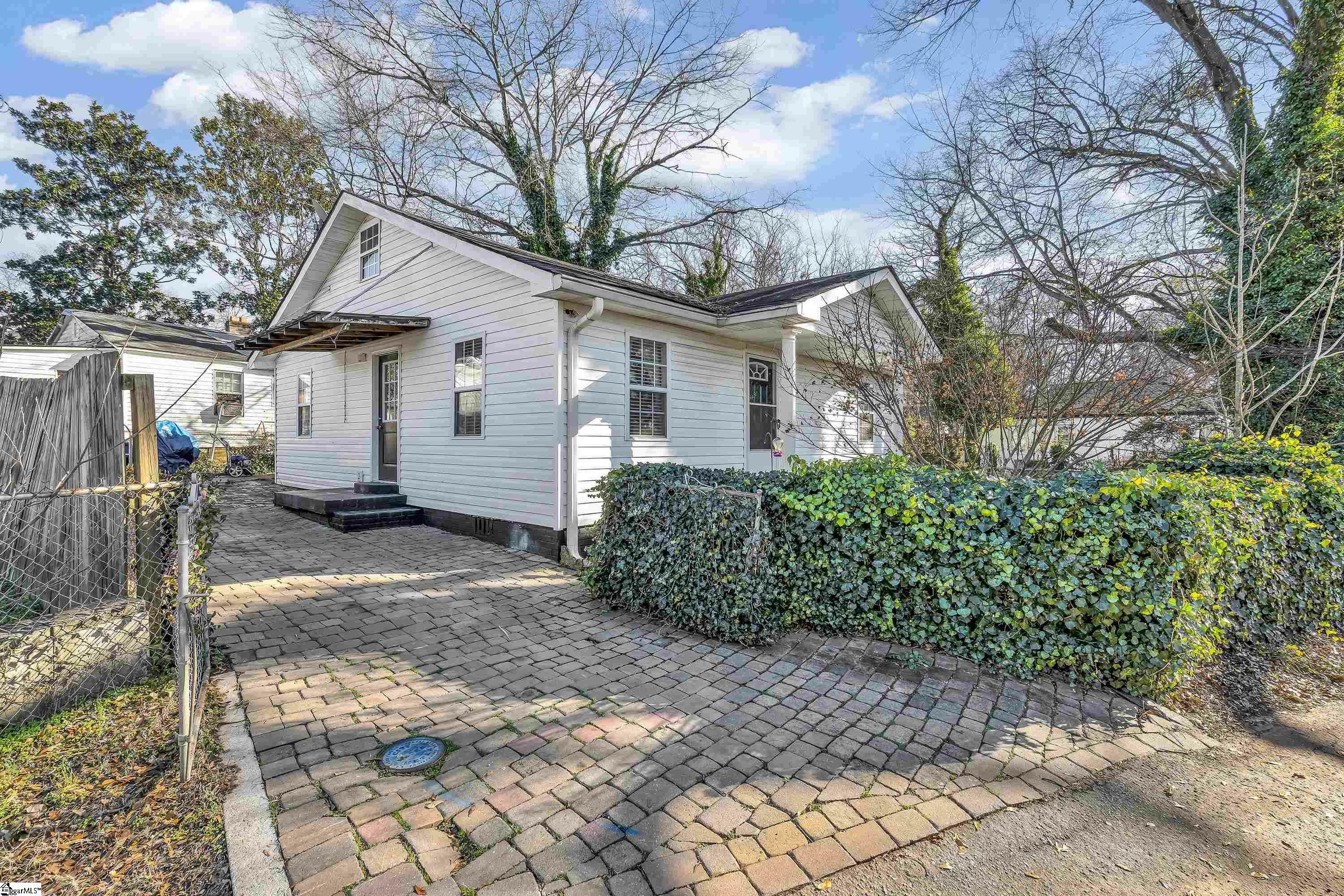 Property Photo:  303 Fair Street  SC 29609 