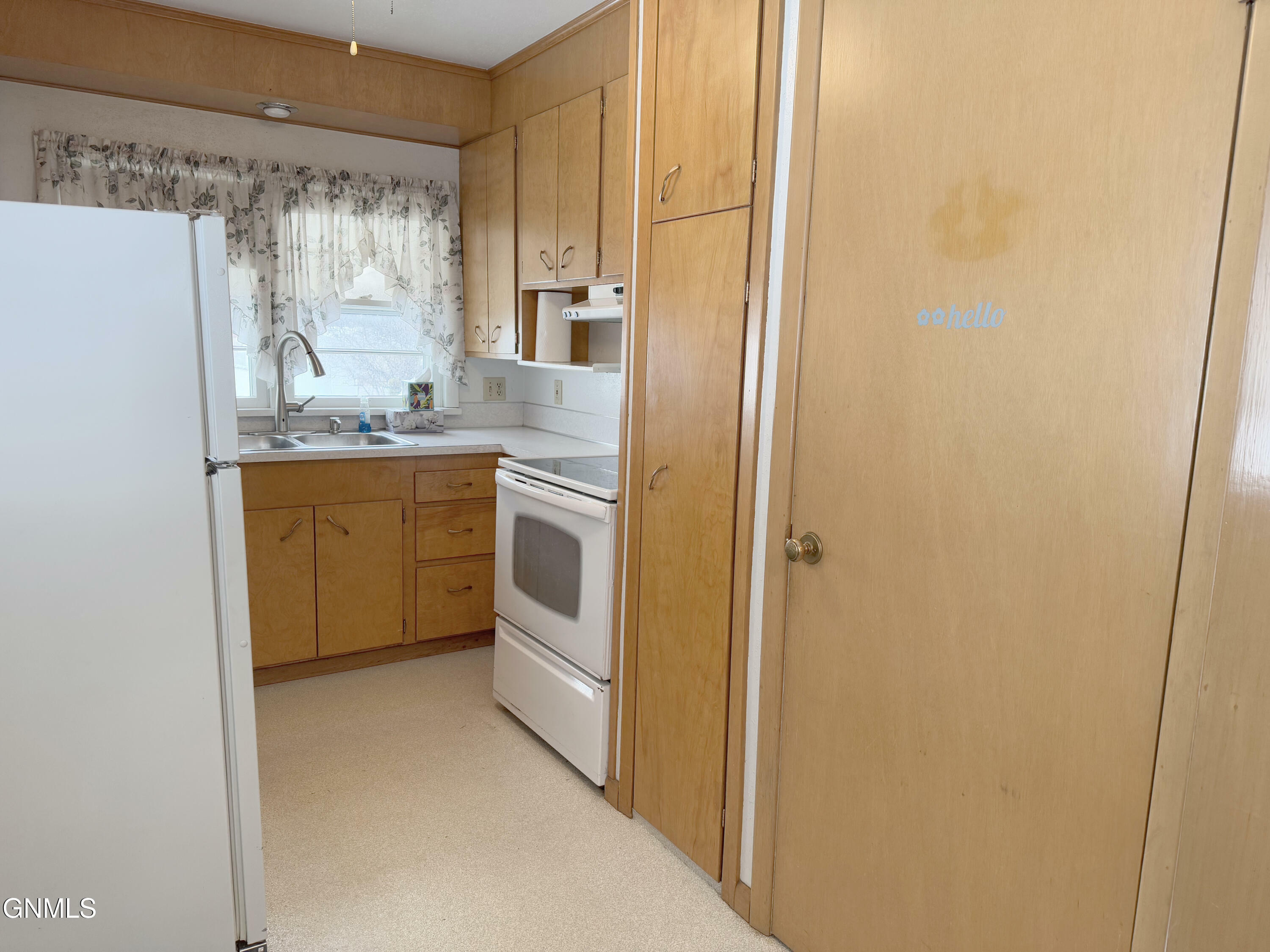 Property Photo:  1123 N 15th Street  ND 58501 