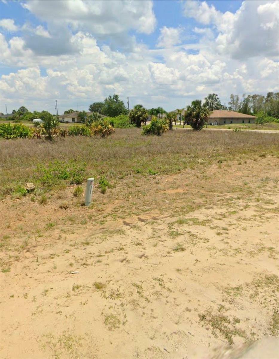 Property Photo:  1119 Harvest Avenue  FL 33974 