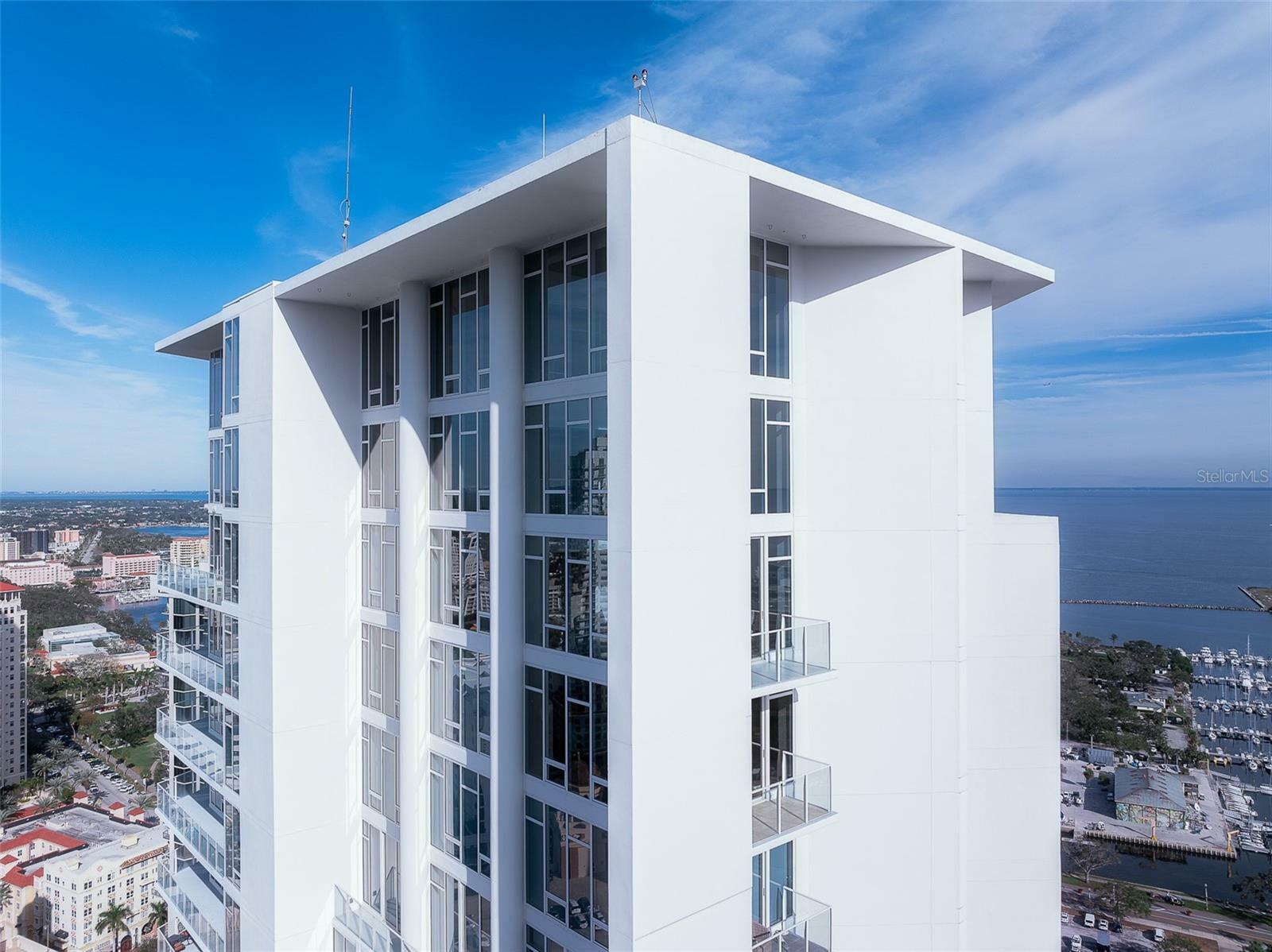 Property Photo: 175 1st Street S 3402 FL 33701