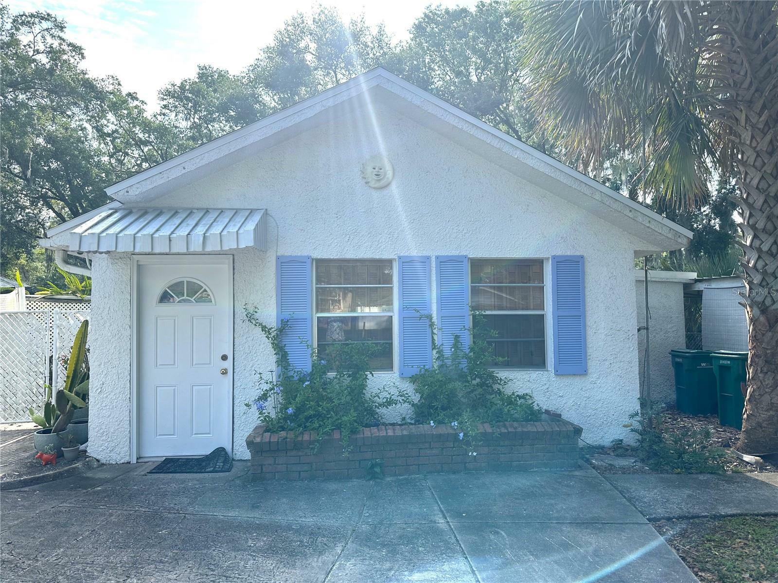 Property Photo:  206 E 9th Avenue  FL 32757 