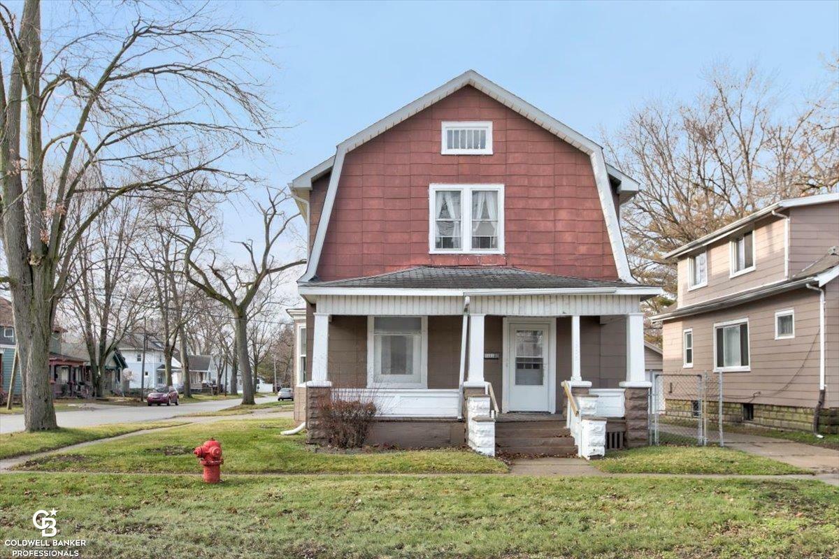 Property Photo:  1303 10th Avenue  MI 48060 