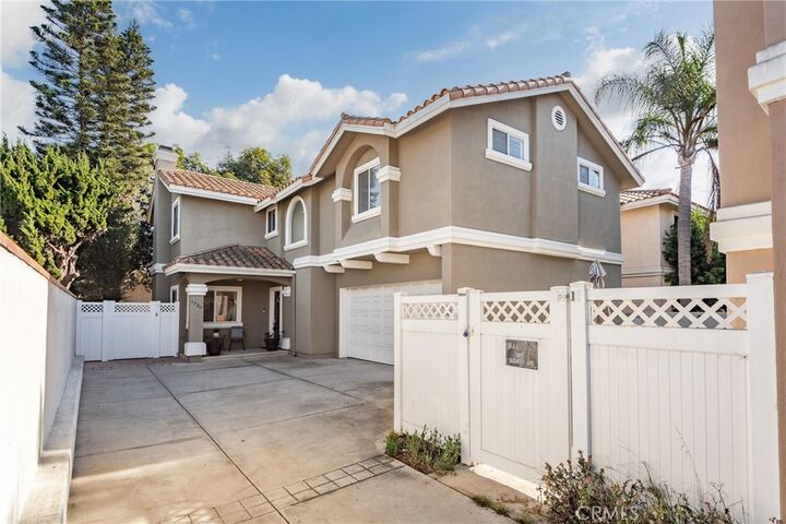 Property Photo:  1730 Iris Avenue  CA 90503 