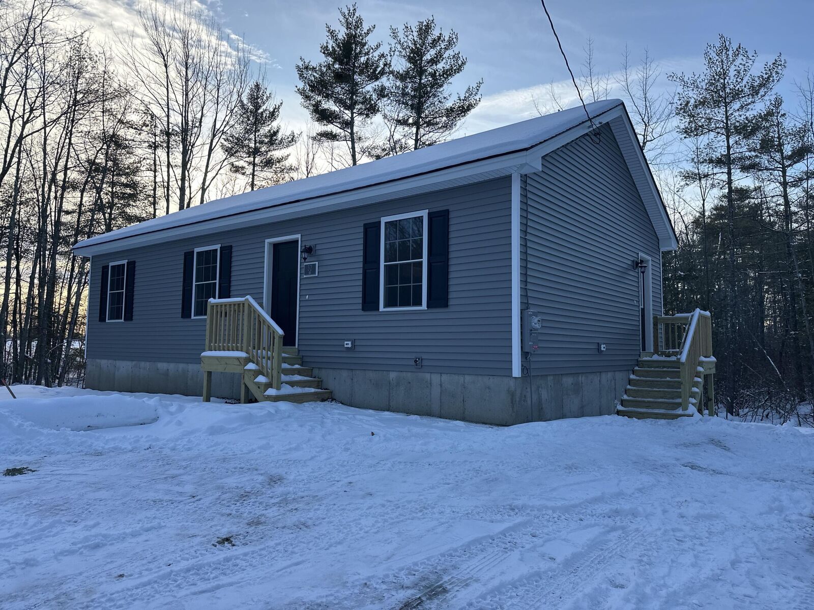 Property Photo:  32 Olde Farnham Road  ME 04002 